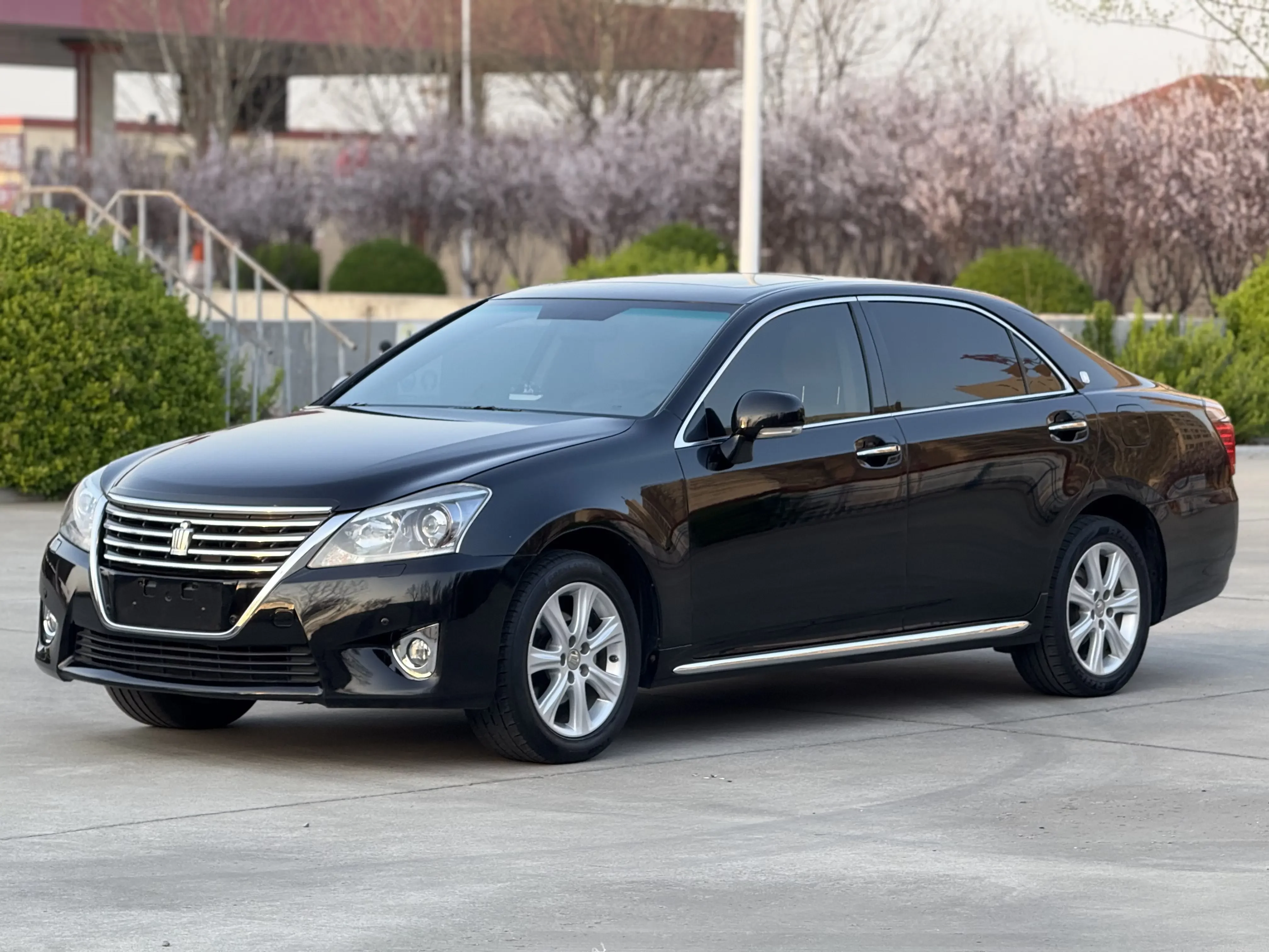 Toyota crown
