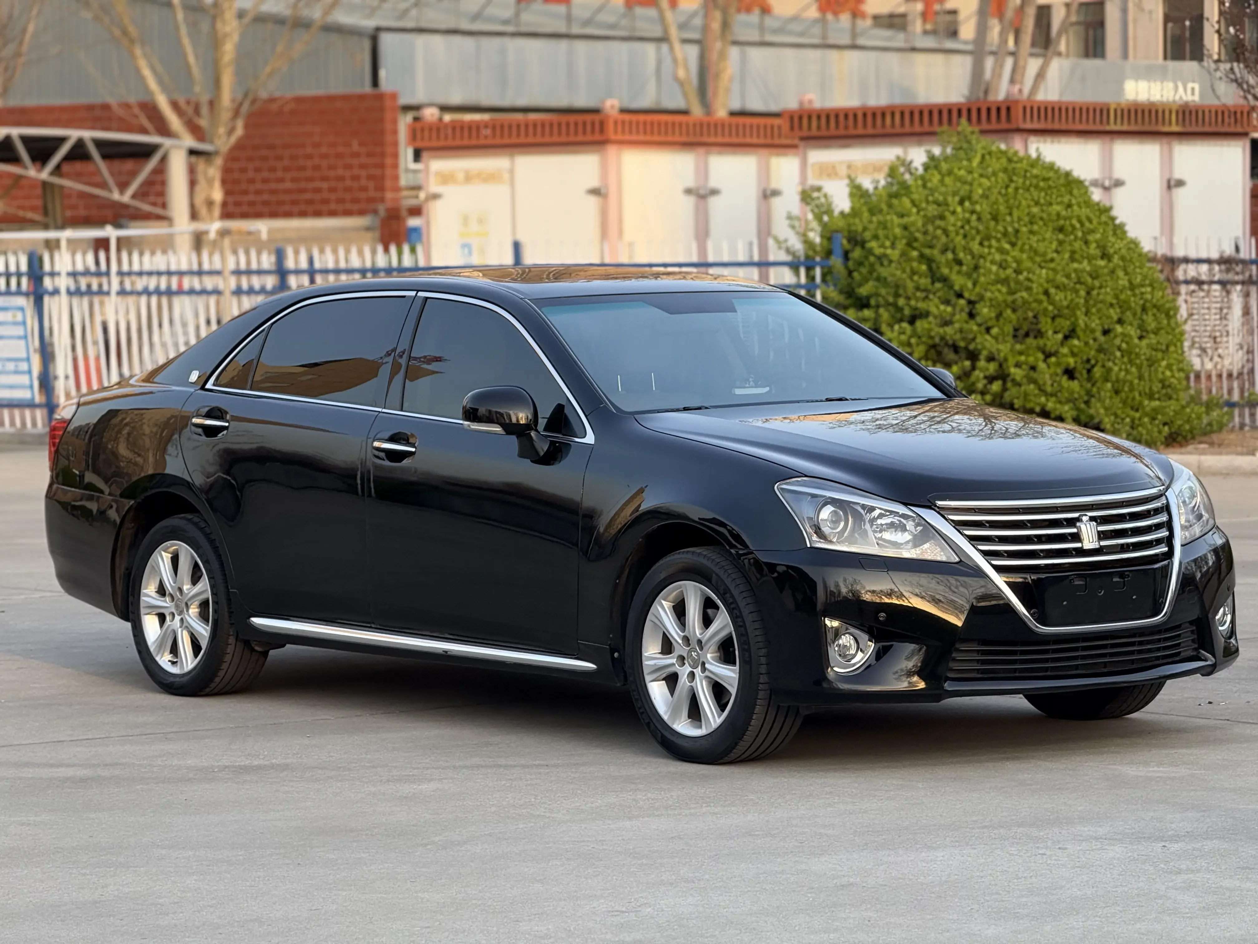 Toyota crown