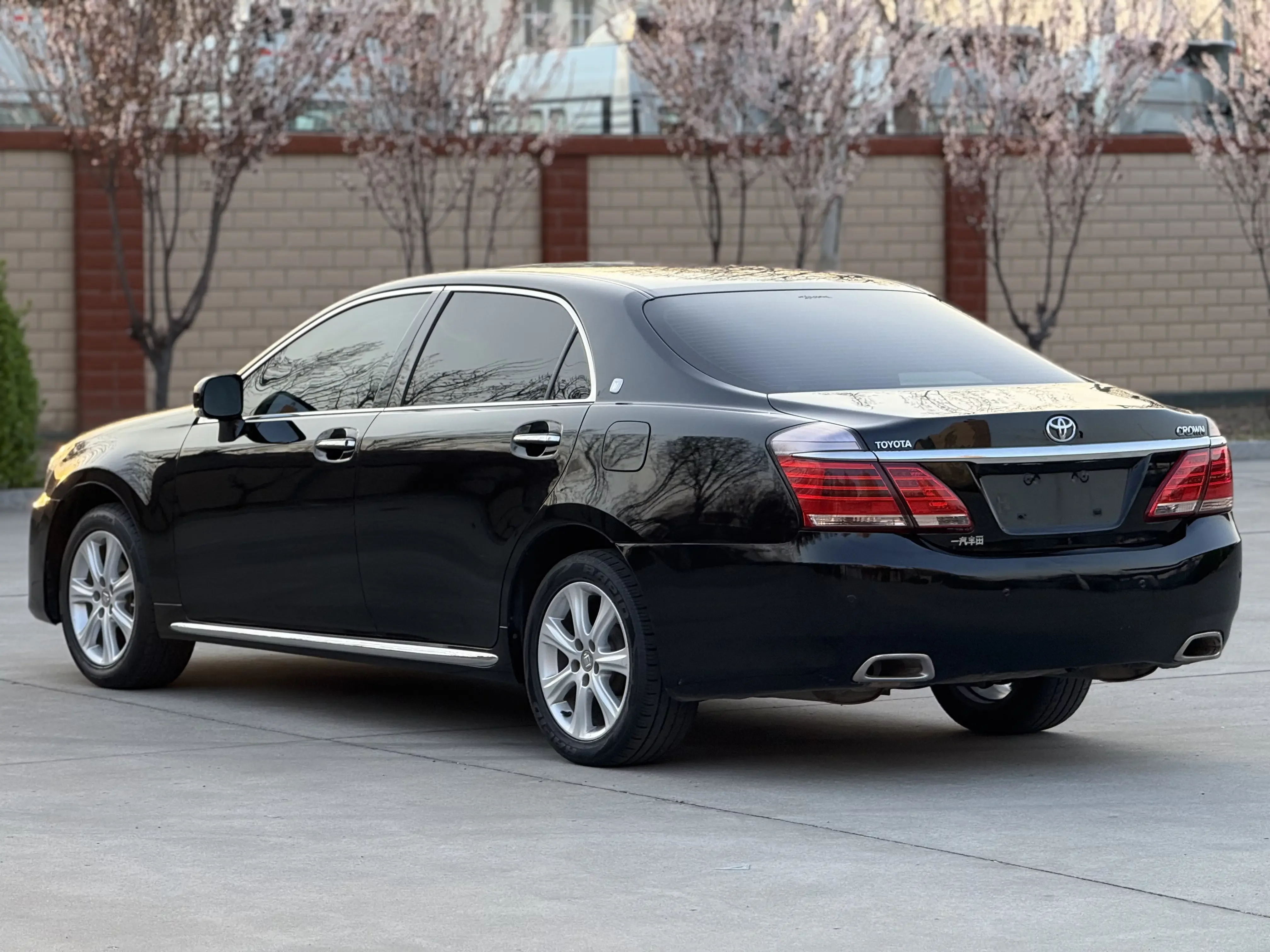 Toyota crown