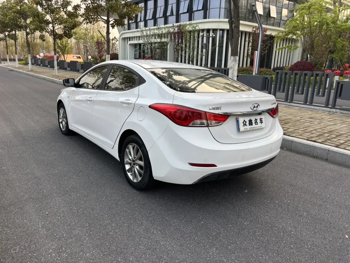 Hyundai Elantra