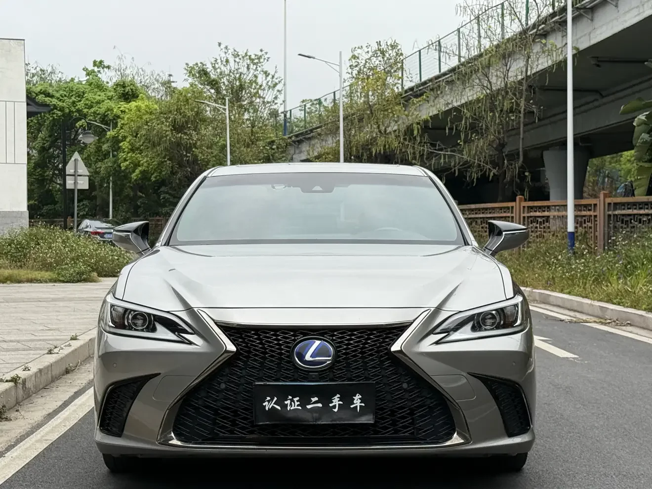Lexus ES