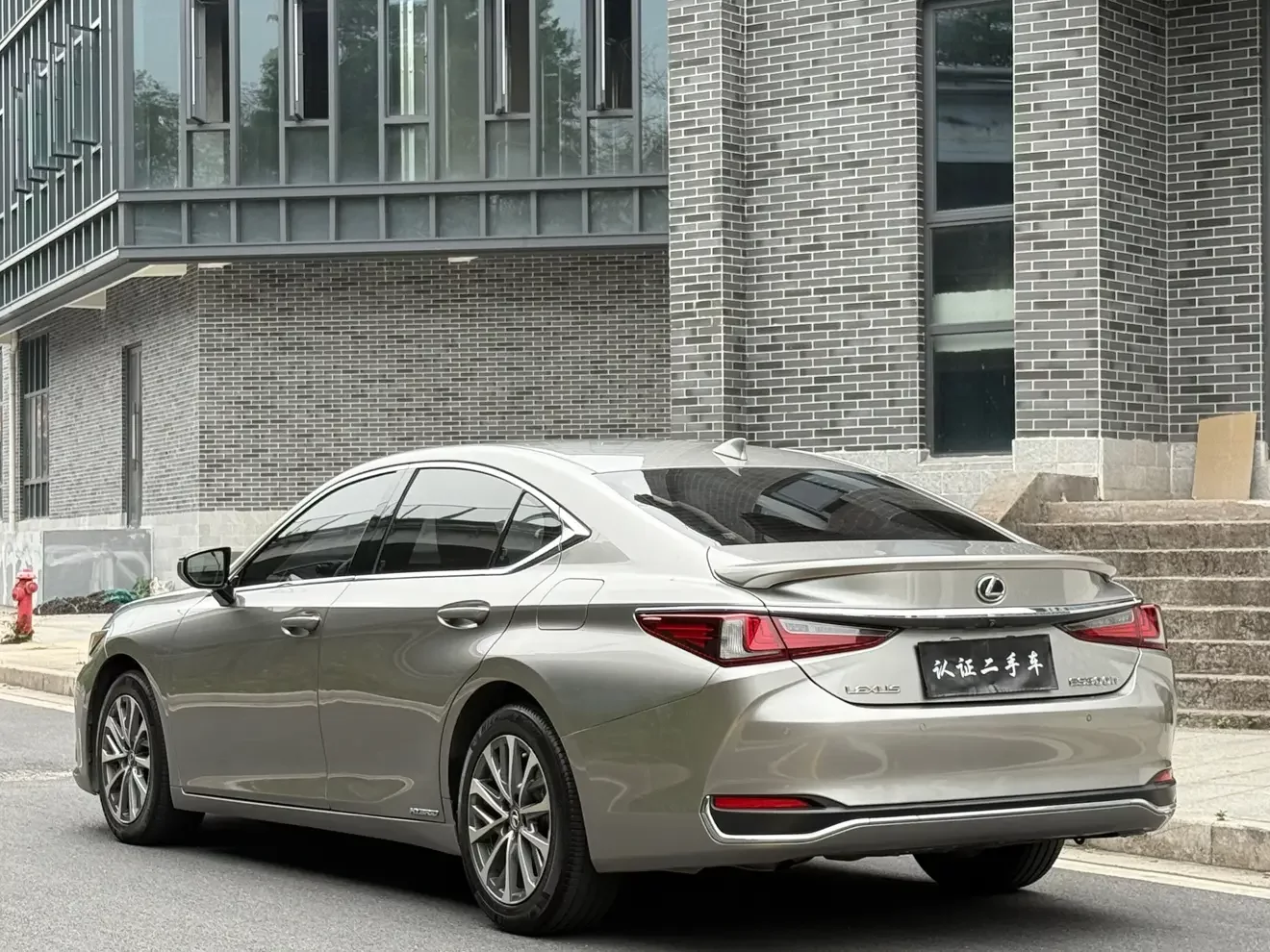 Lexus ES