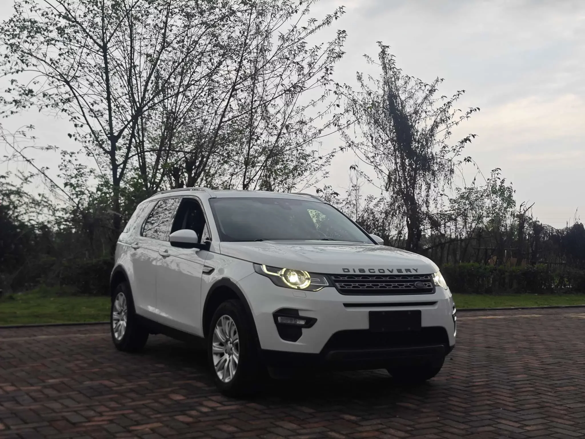 Land Rover Discover the magic