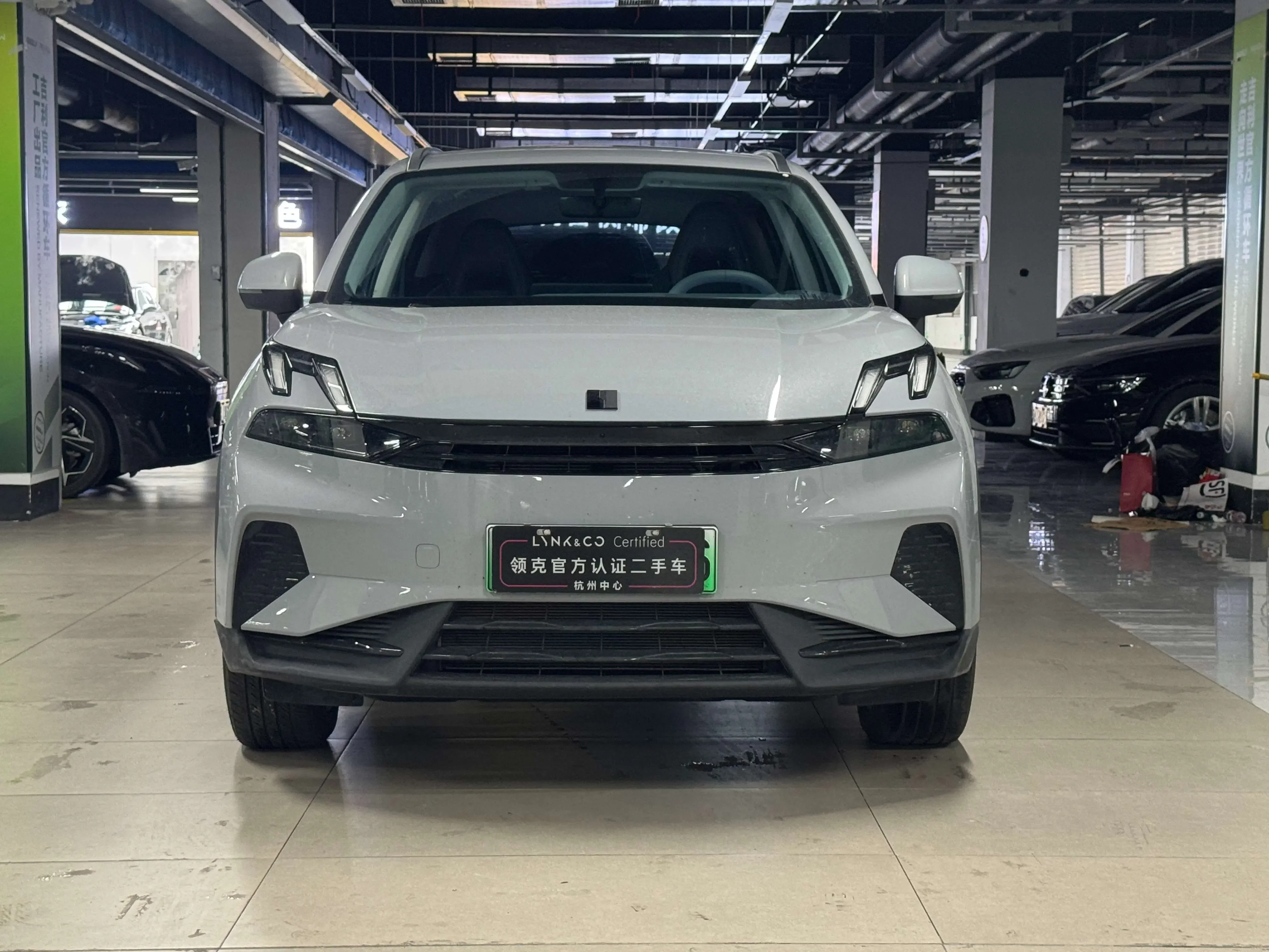 Lynk & Co 06 EM-P
