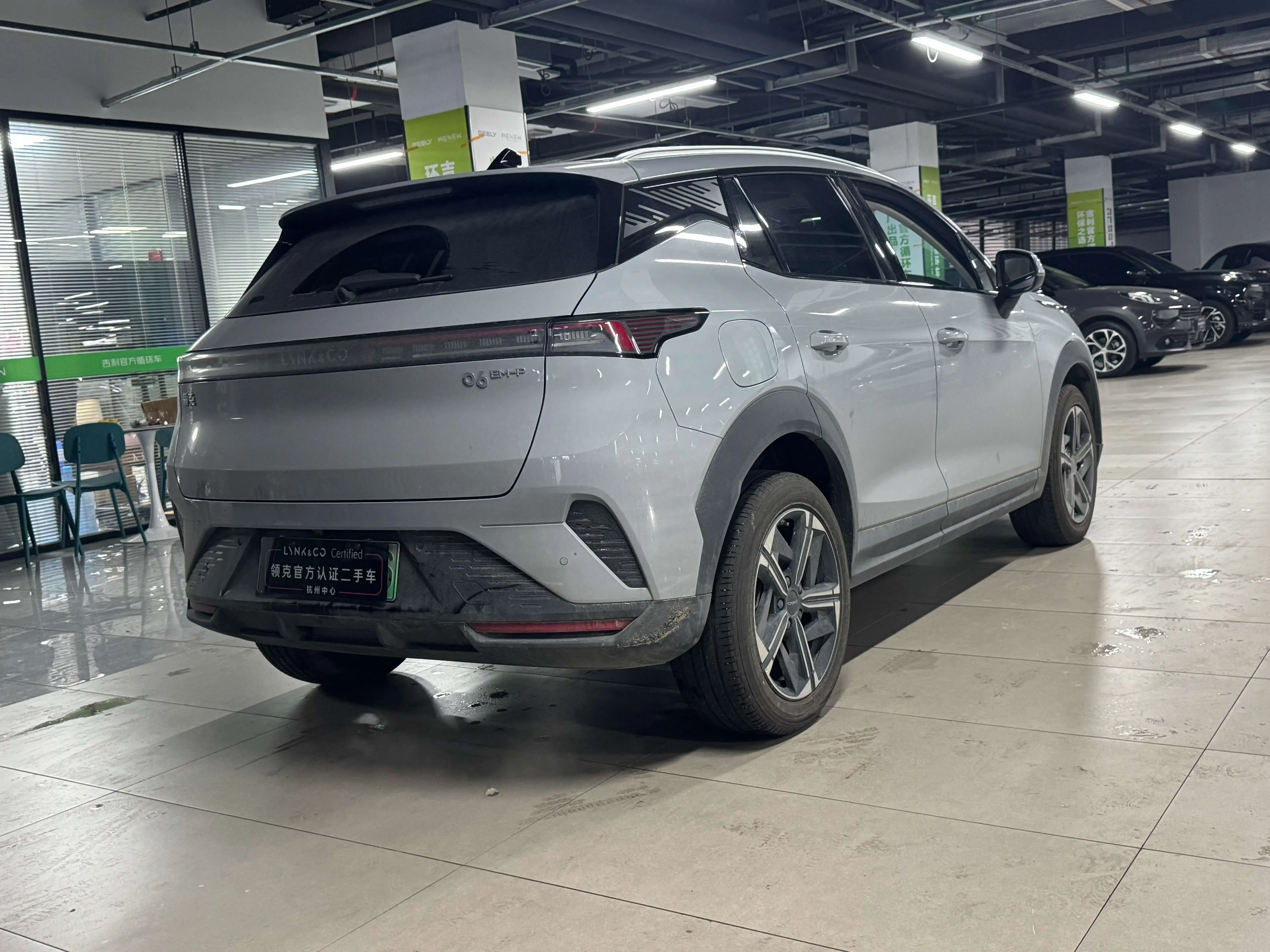 Lynk & Co 06 EM-P