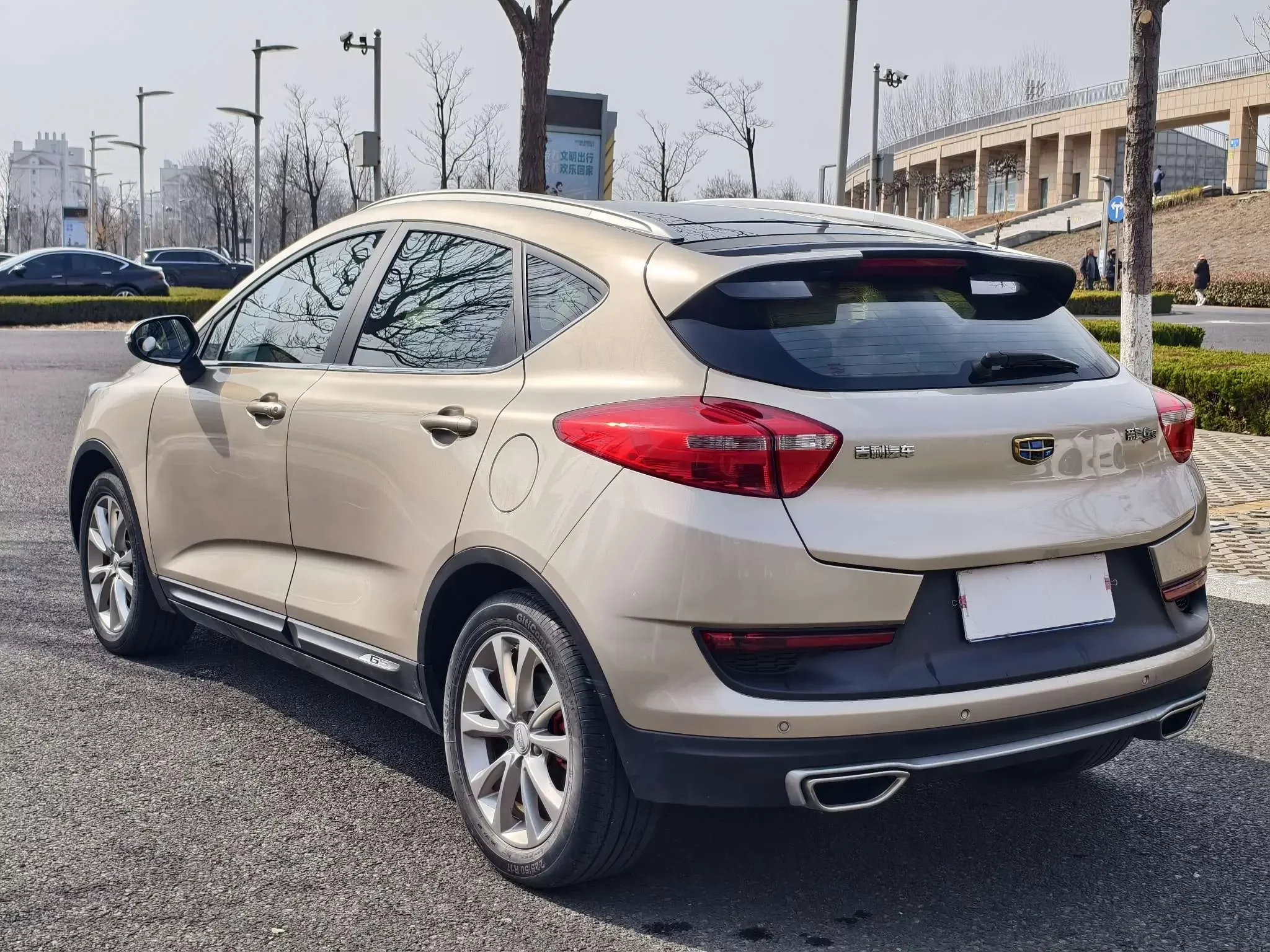 Geely Emgrand GS