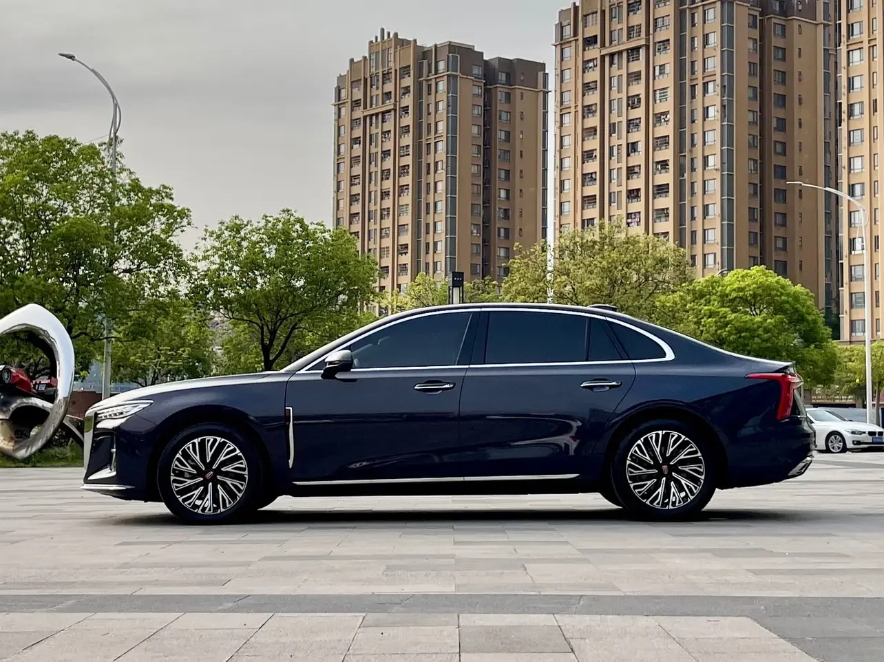 Hongqi H5