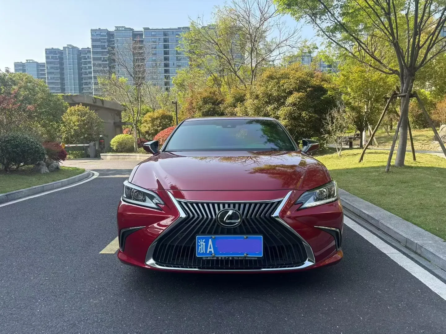 Lexus ES