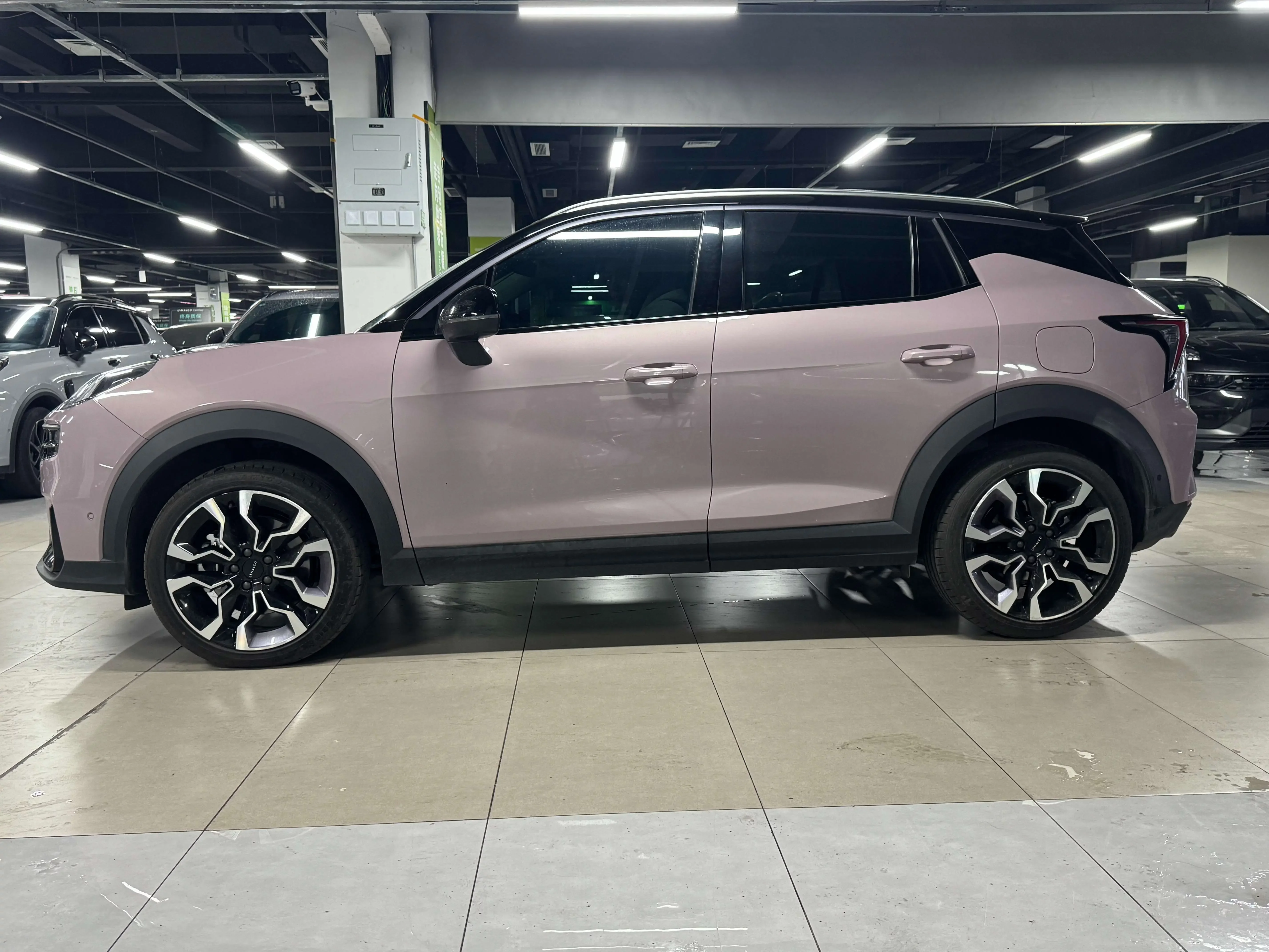 Lynk & Co 06