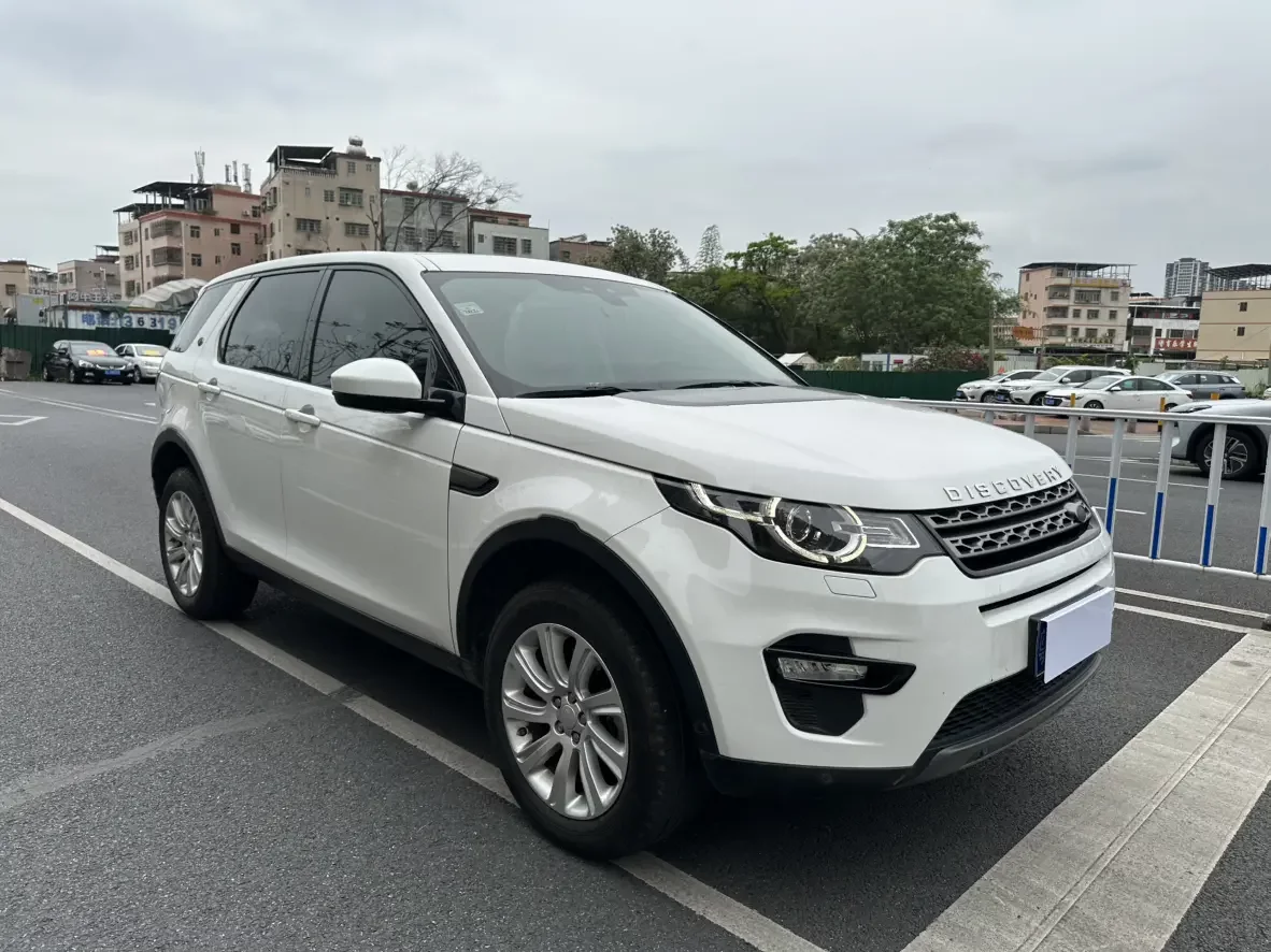 Land Rover Discover the magic
