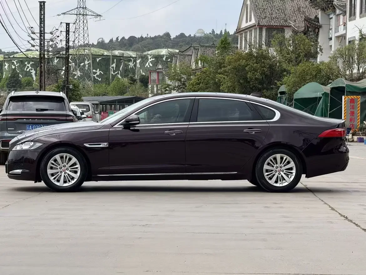 Jaguar XFL