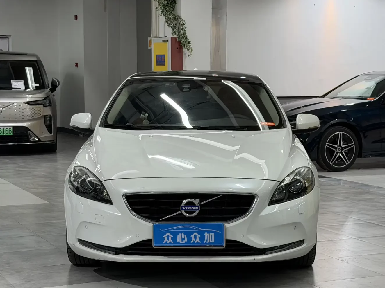 Volvo V40