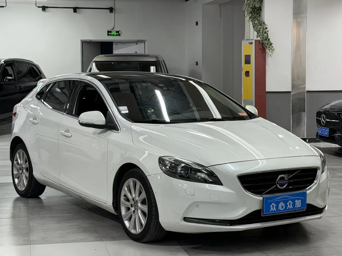 Volvo V40