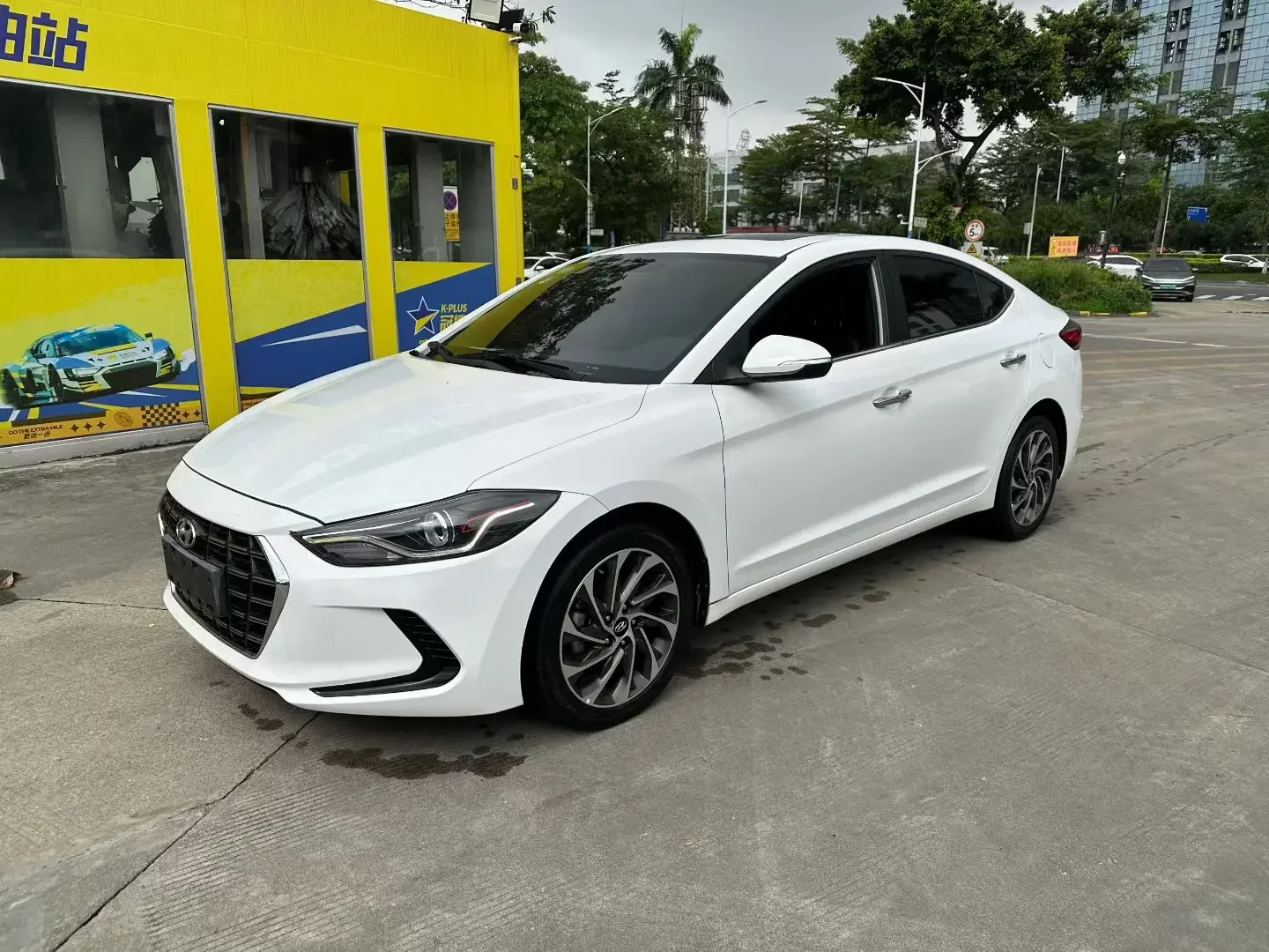 Hyundai lead