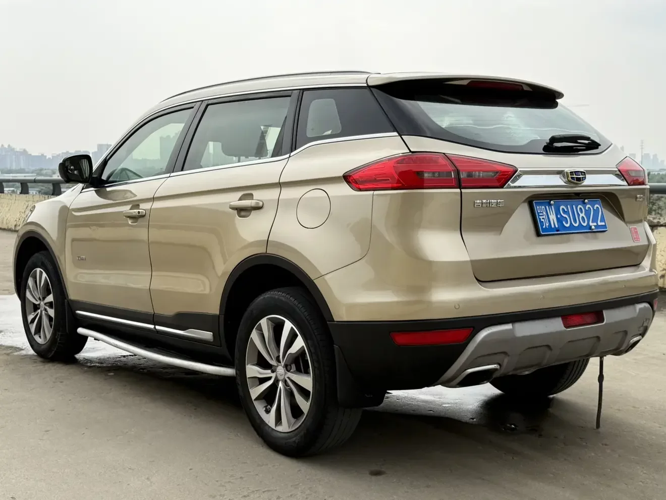 Geely Atlas