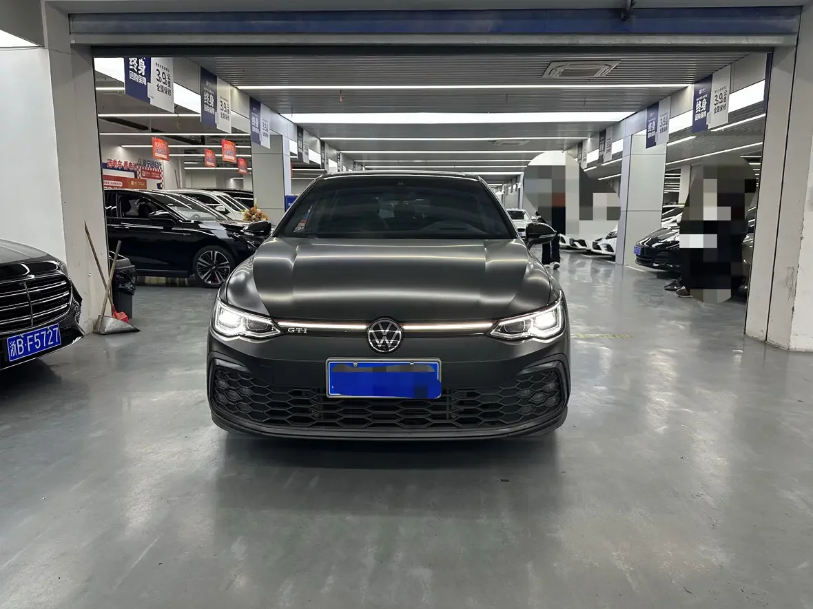 Volkswagen Golf GTI