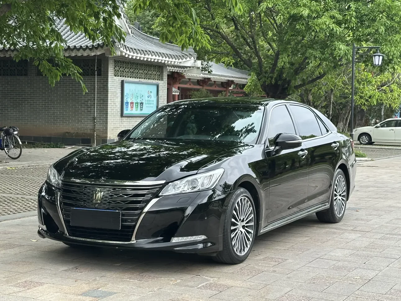 Toyota crown