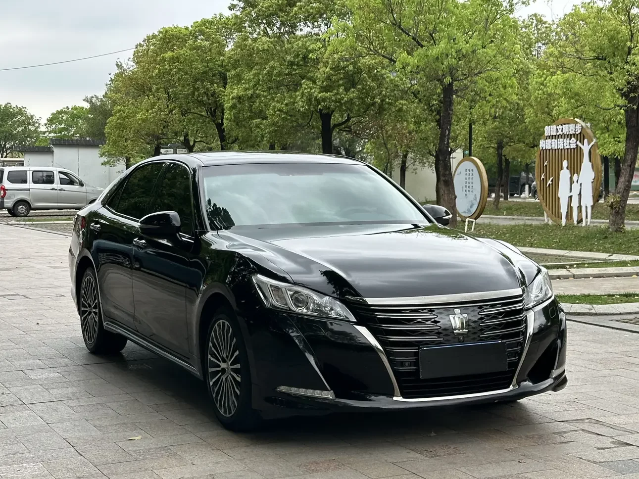 Toyota crown