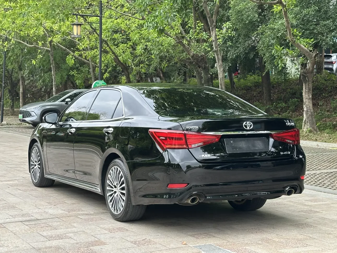 Toyota crown