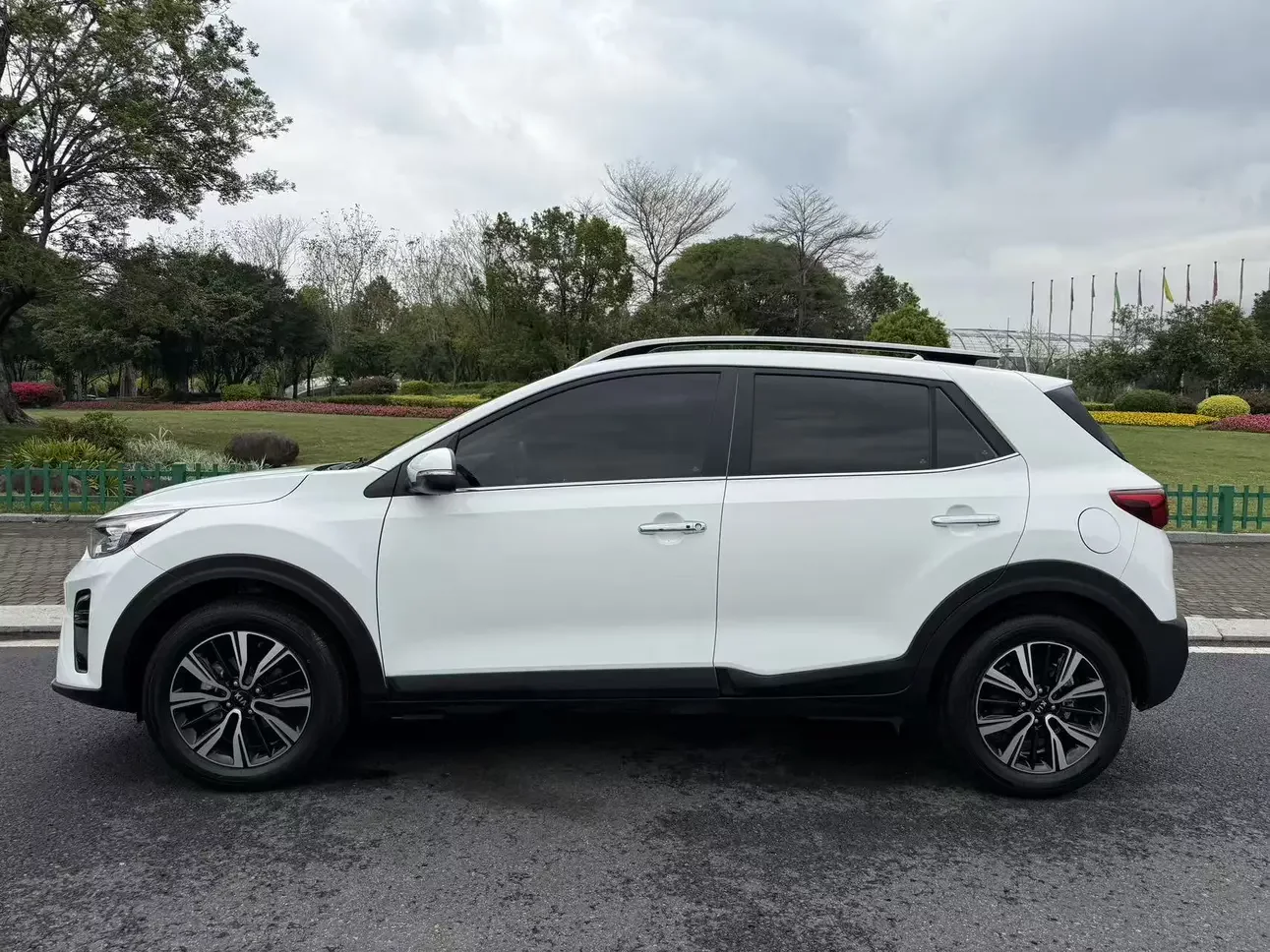 Kia KX1