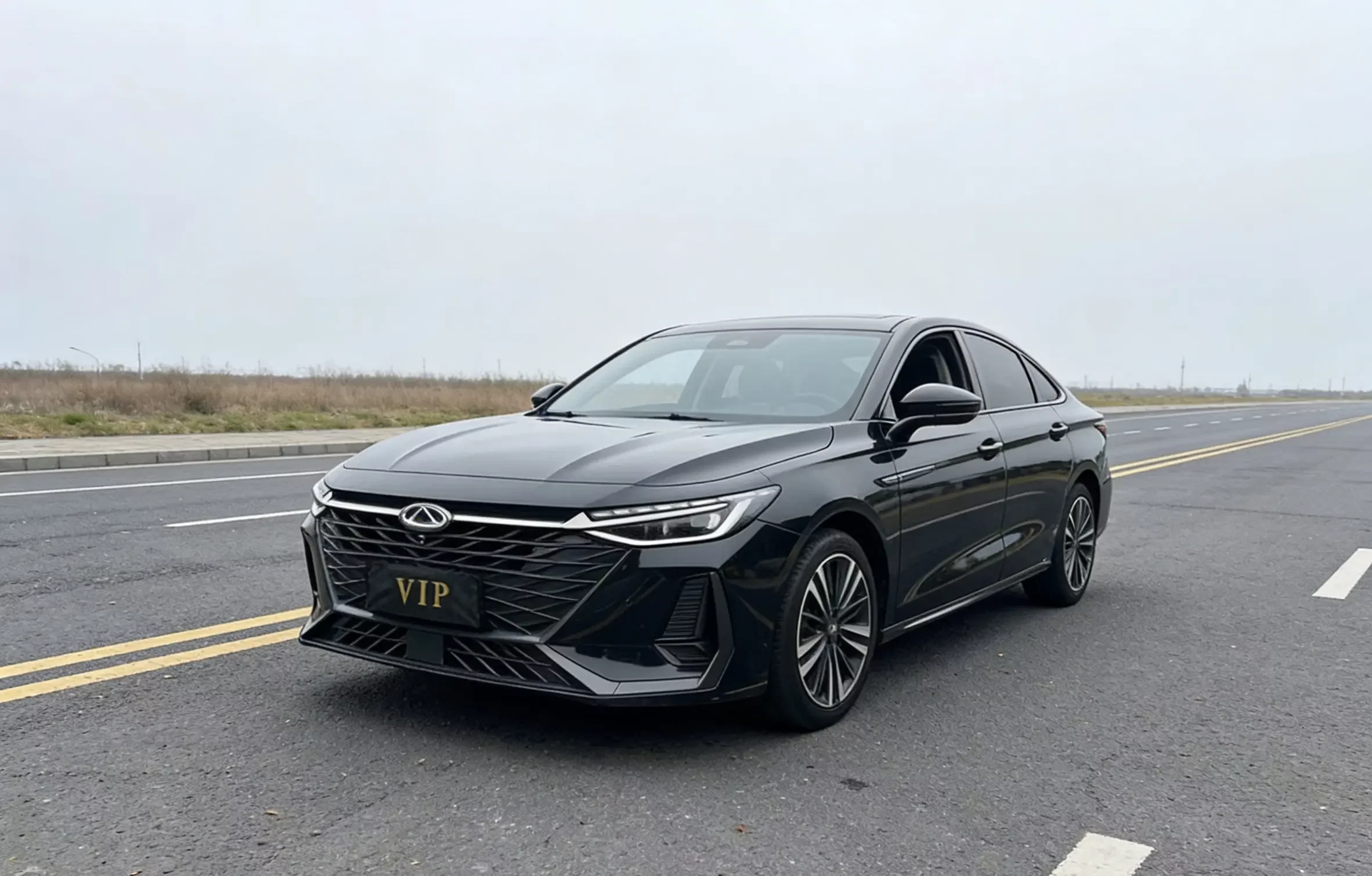 Chery Arrizo 8