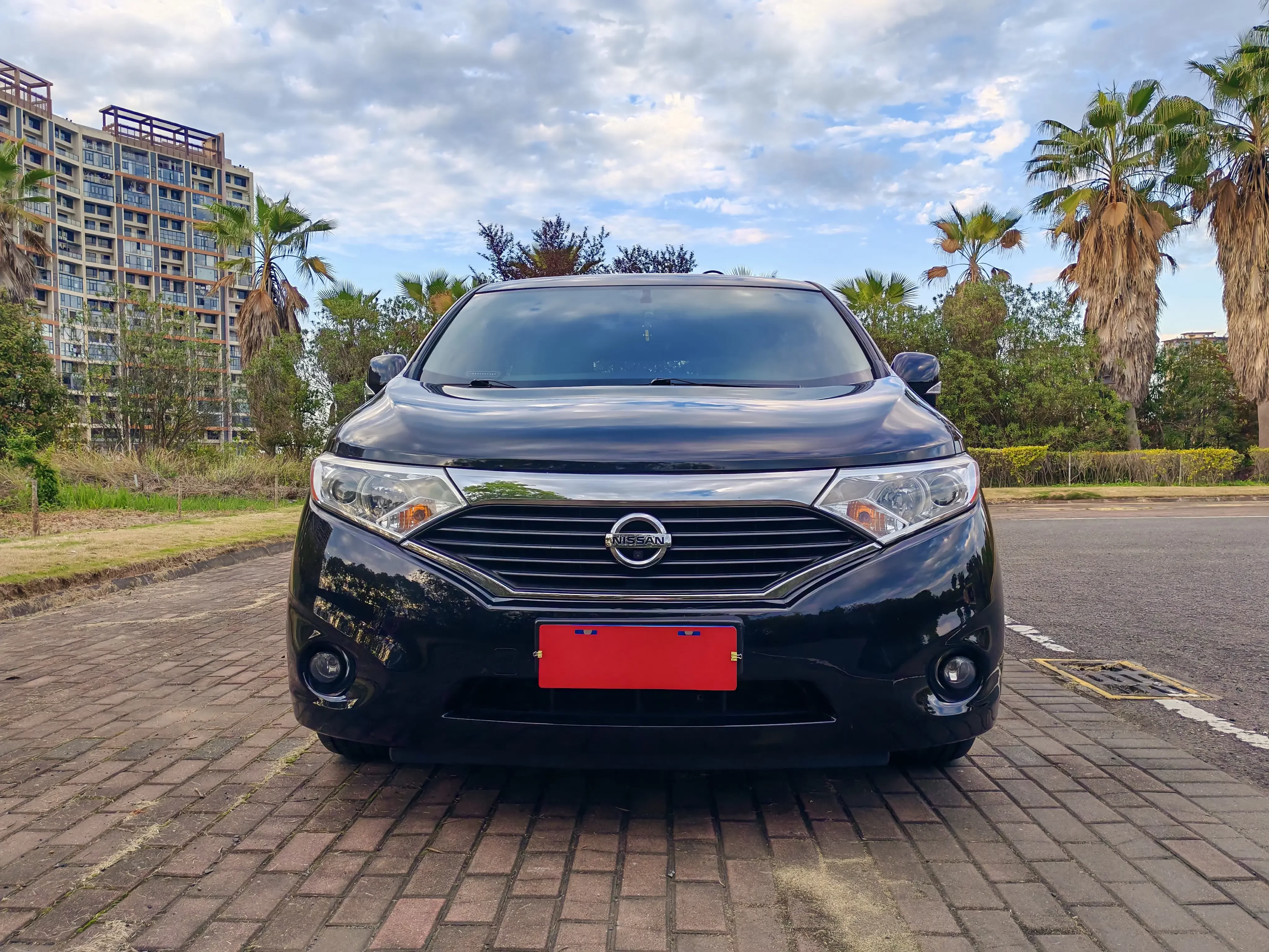 Nissan nobleman