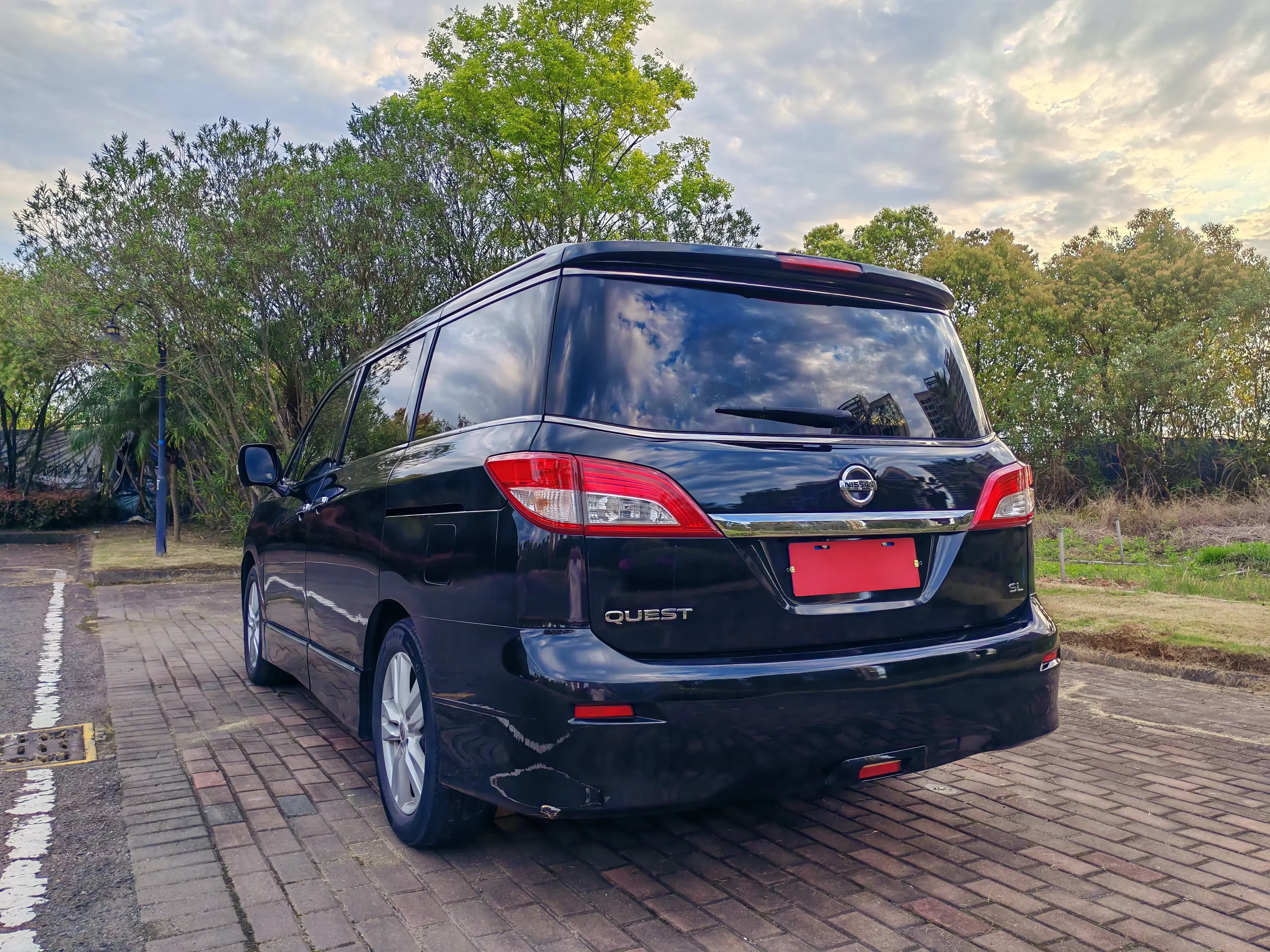 Nissan nobleman