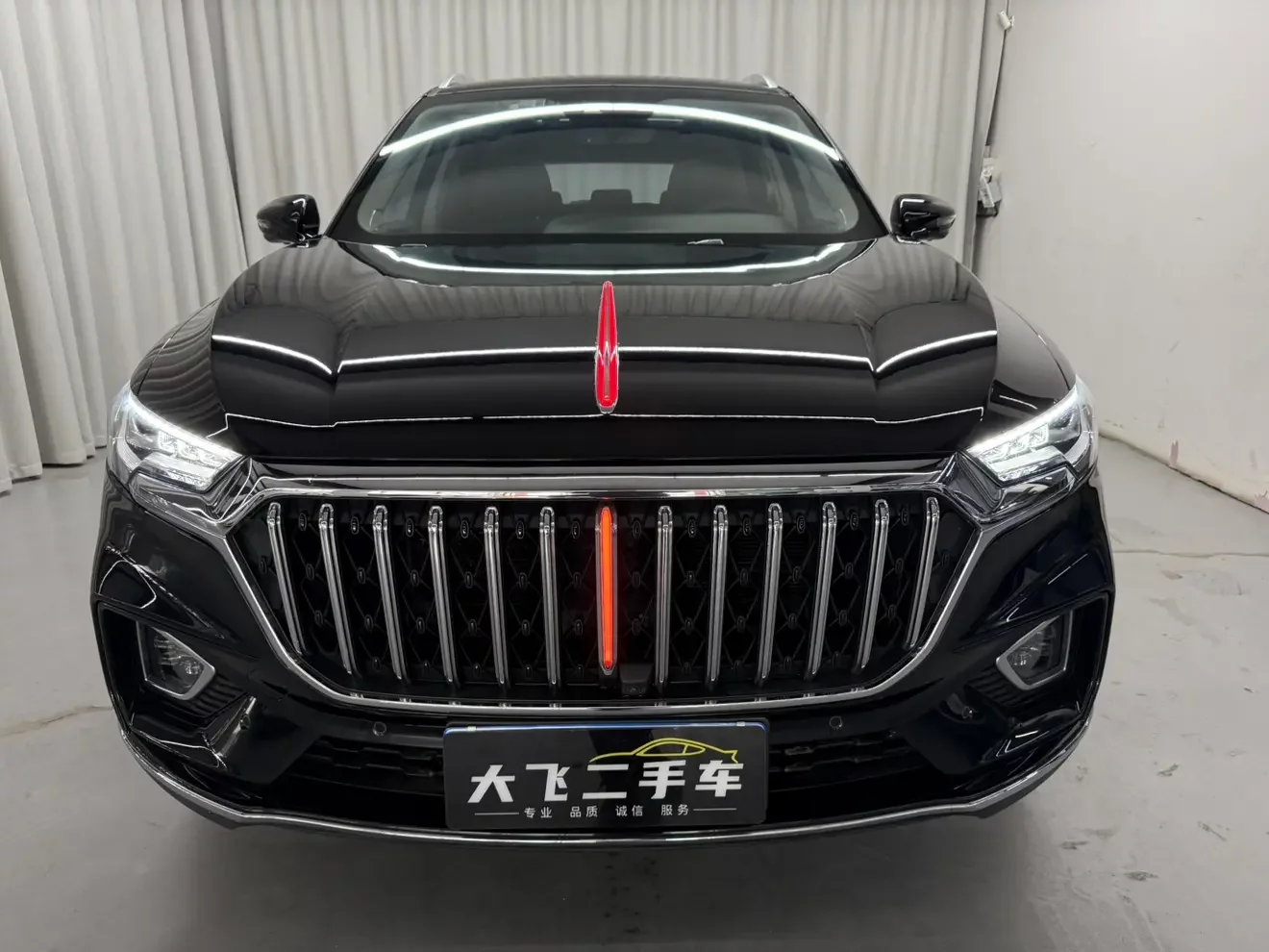 Hongqi HS5