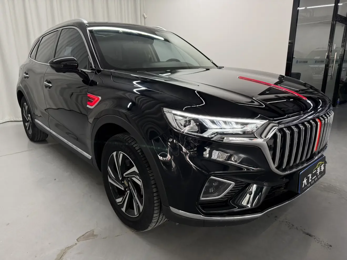 Hongqi HS5
