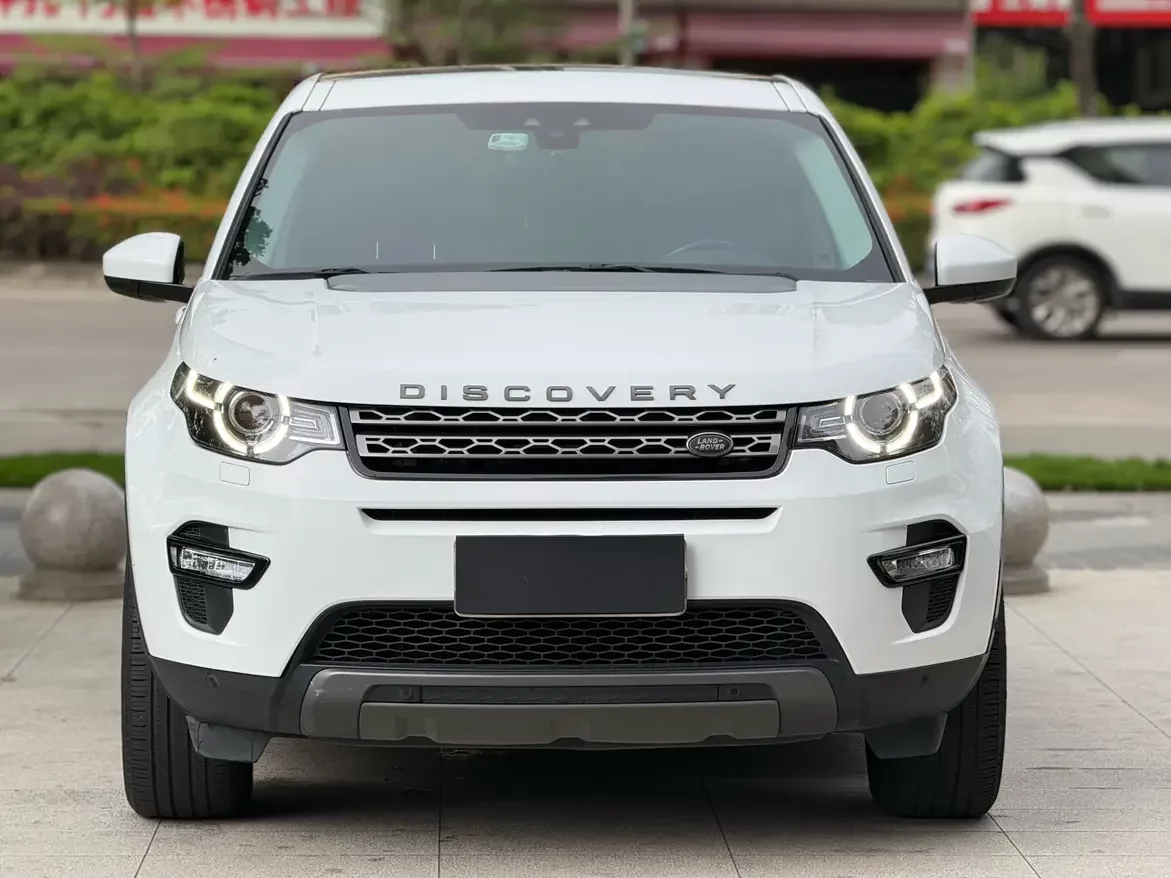 Land Rover Discover the magic
