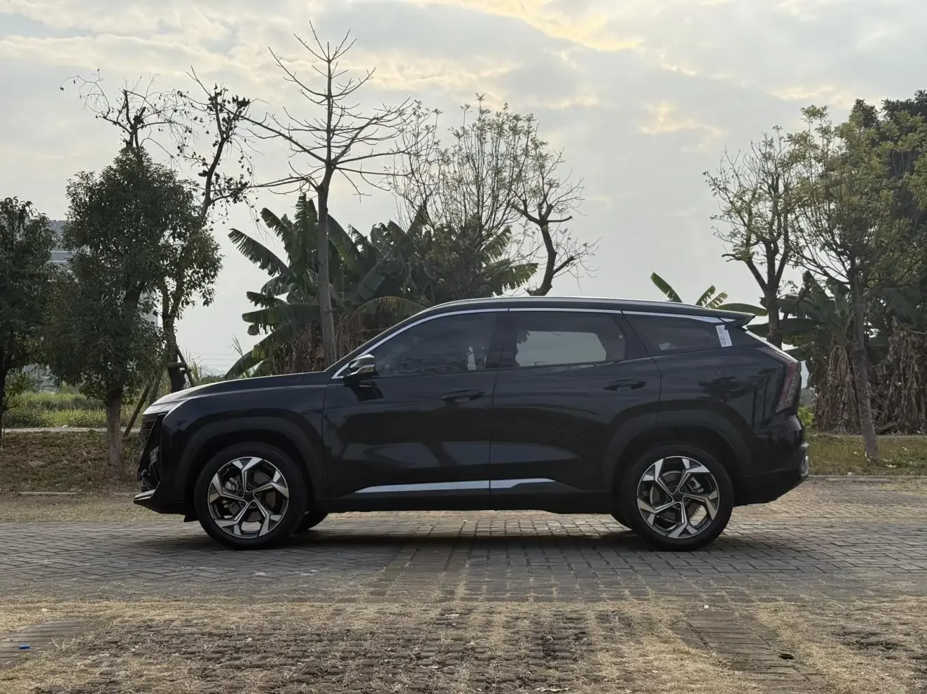 Geely Atlas L