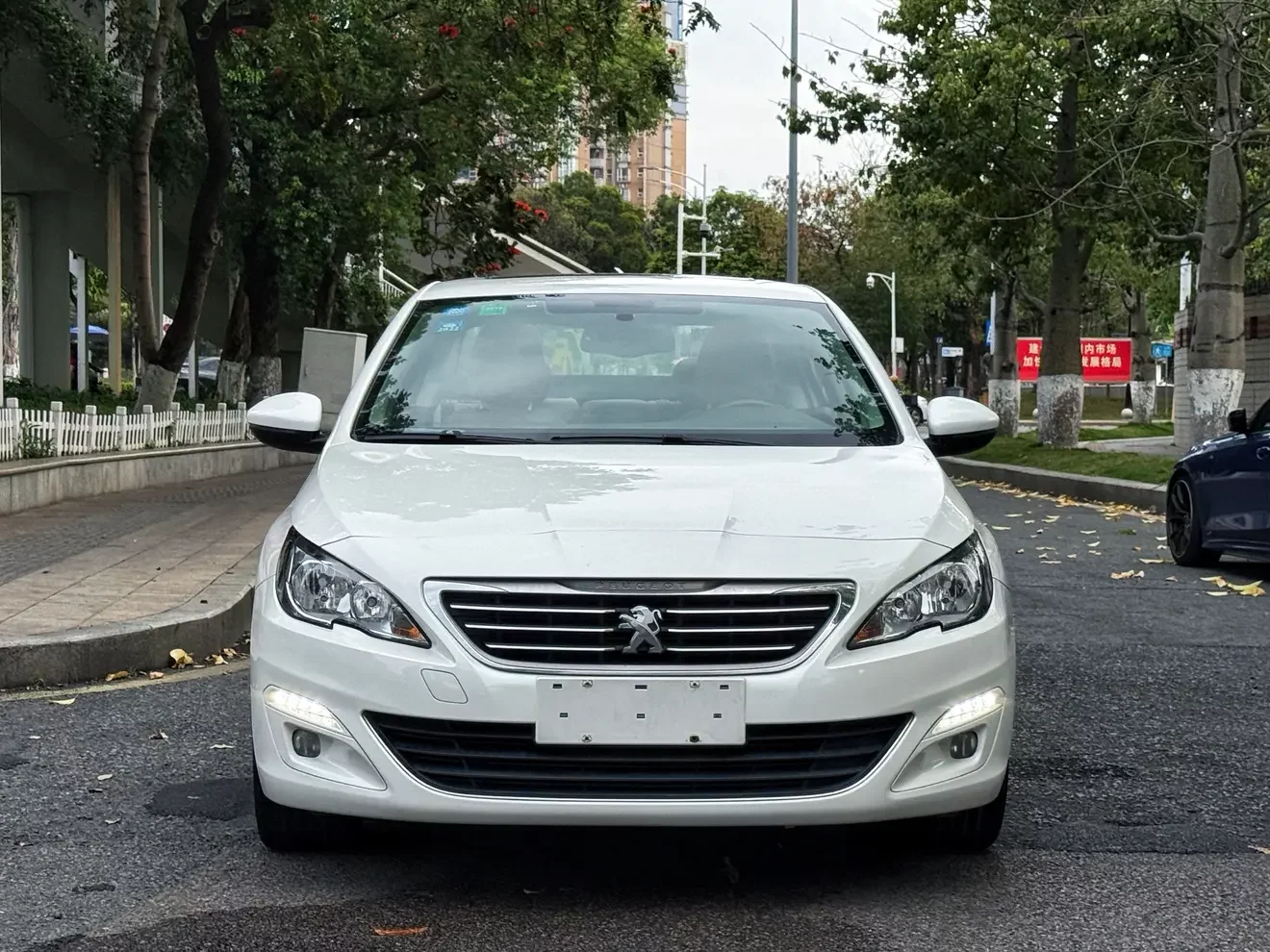 Peugeot 408