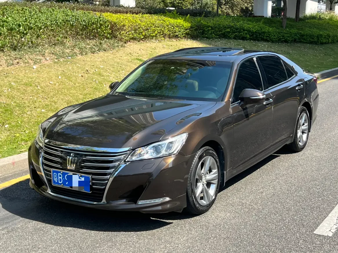 Toyota crown
