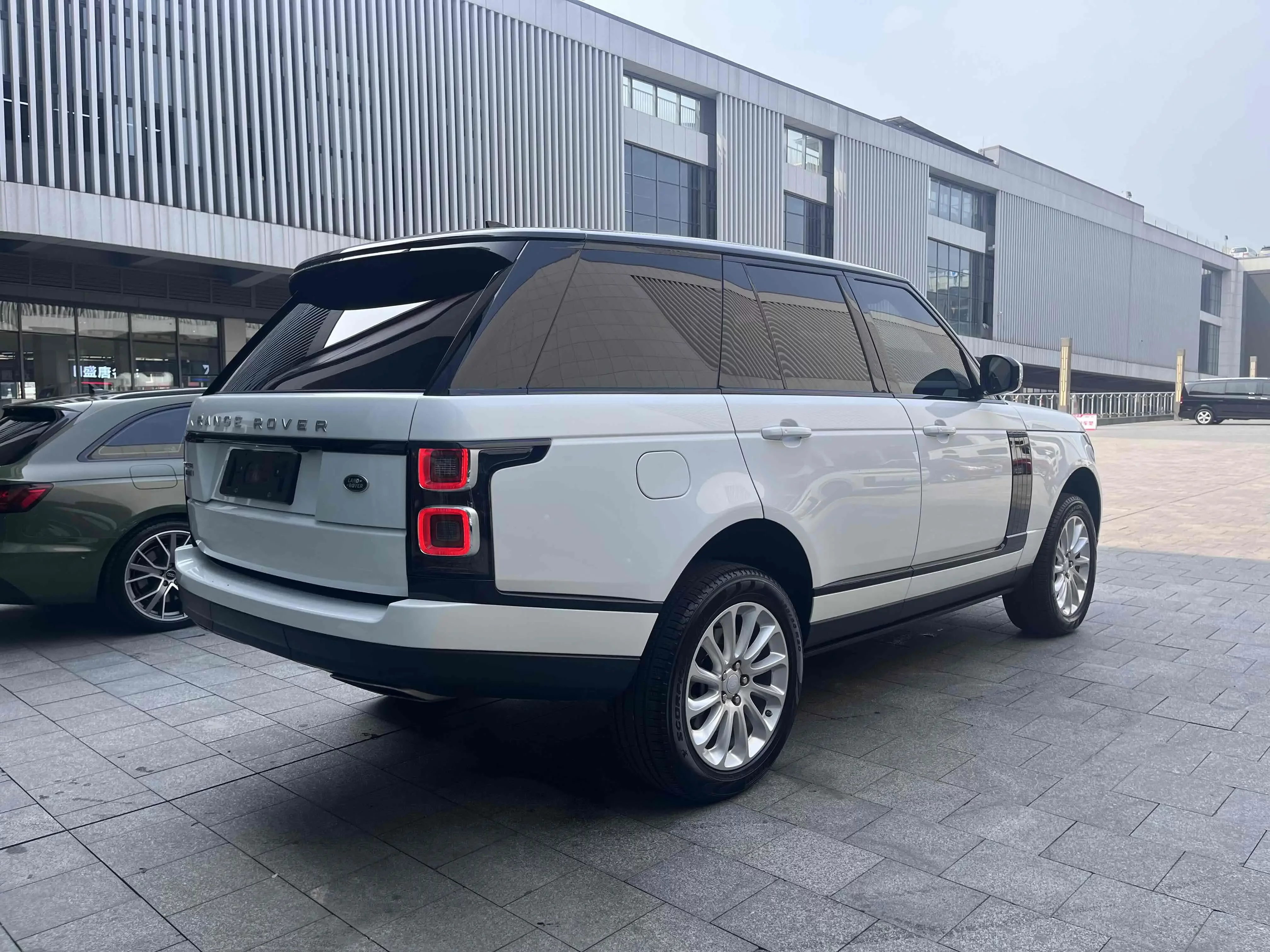 Land Rover range rover