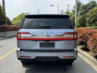 Lincoln Navigator