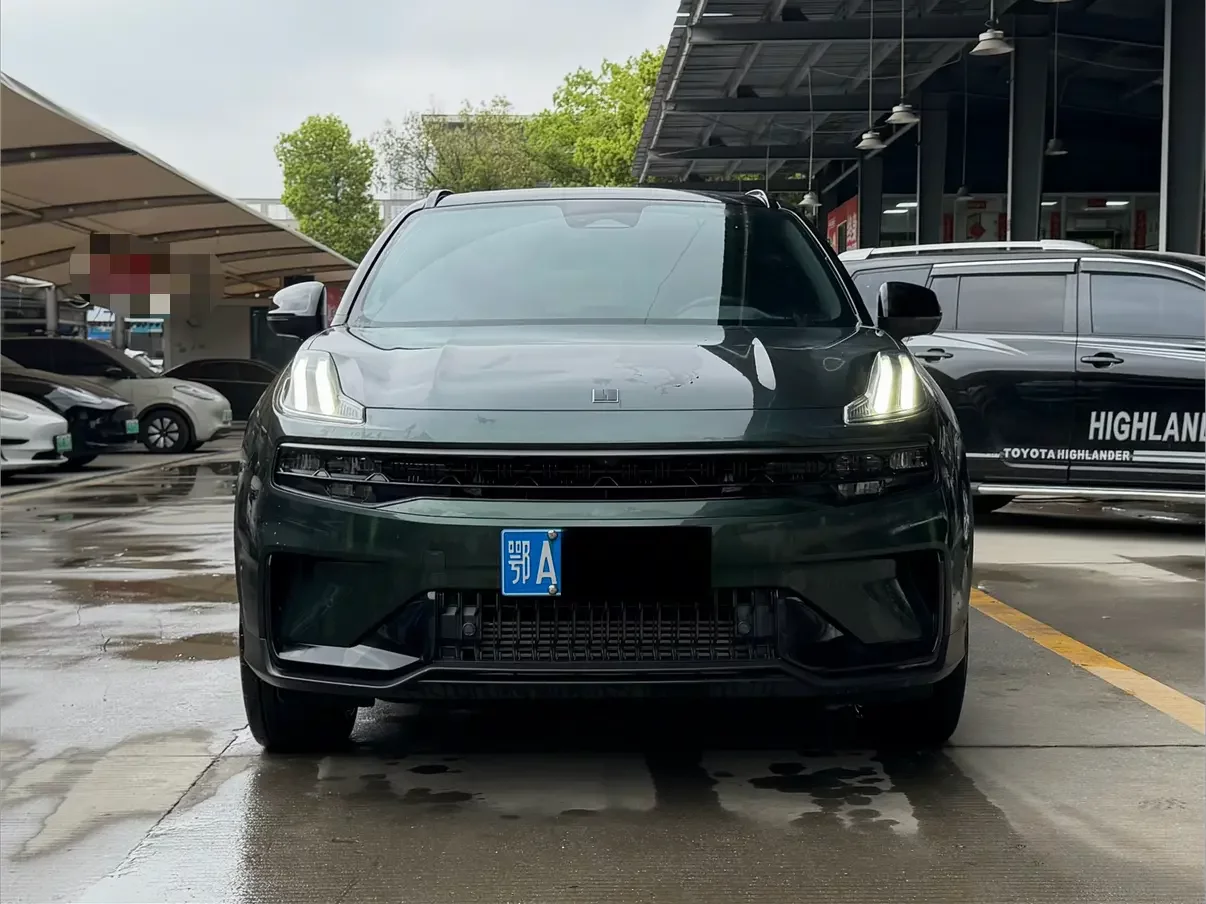 Lynk & Co 06