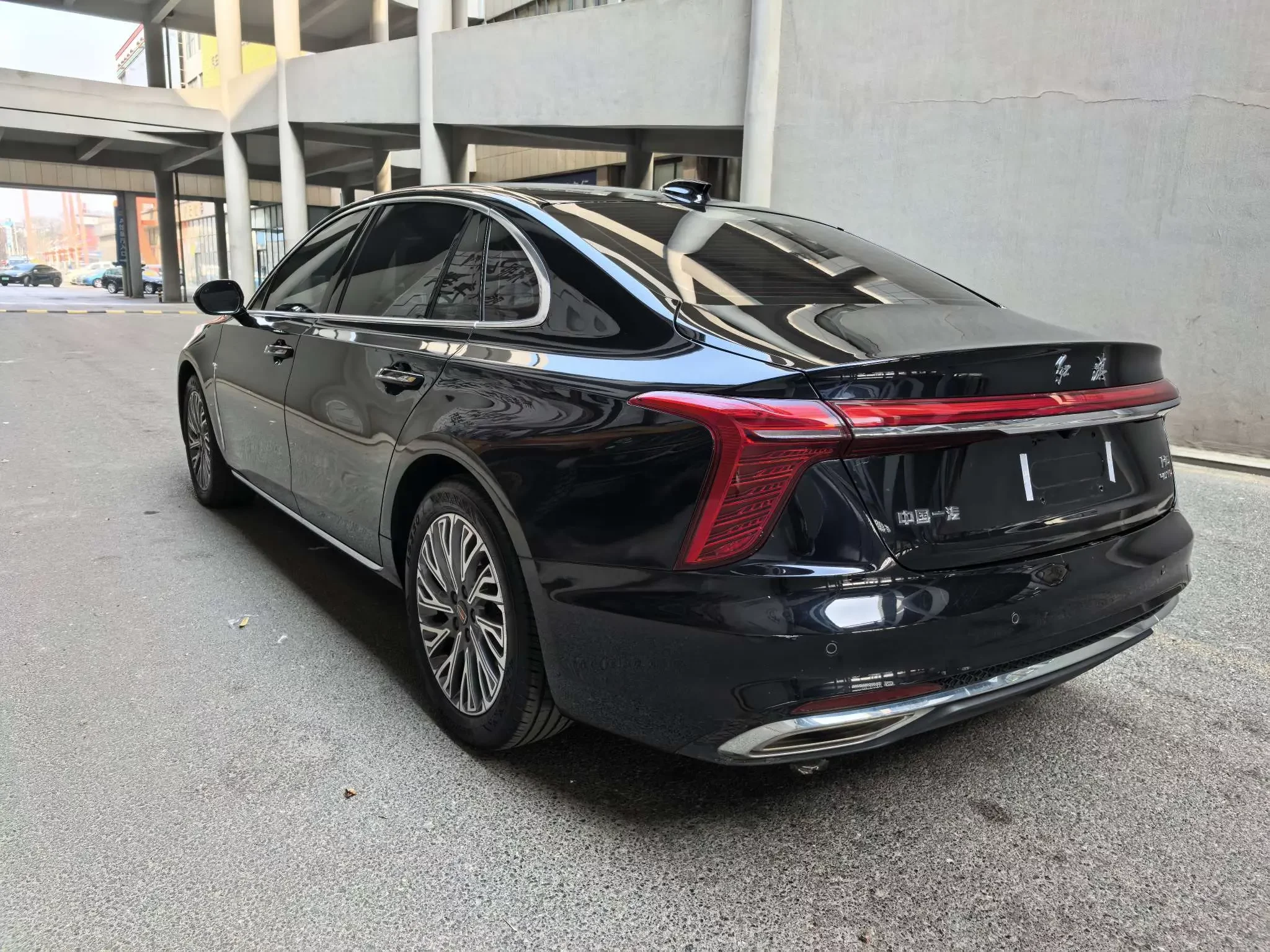 Hongqi H5