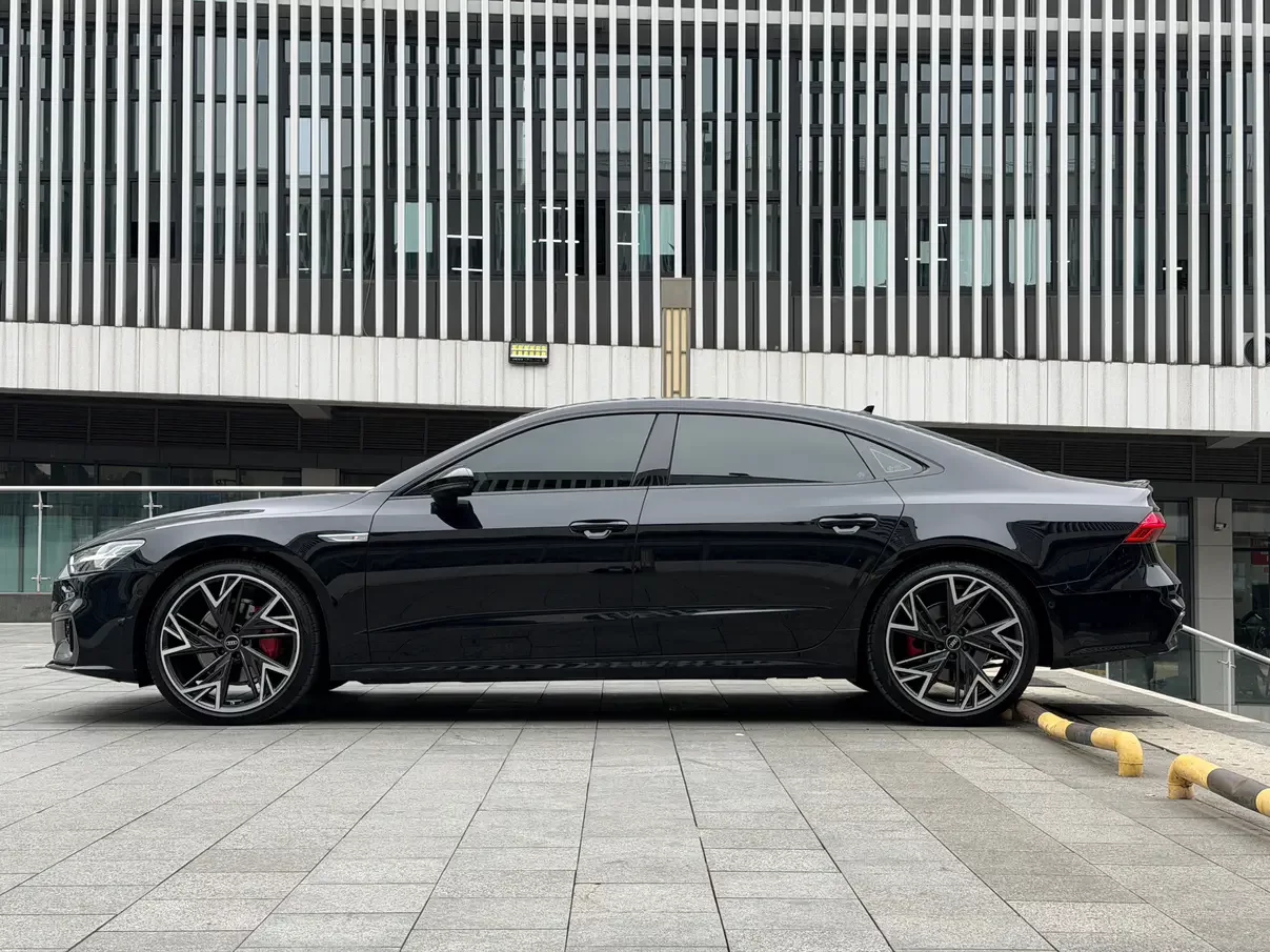 Audi A7L