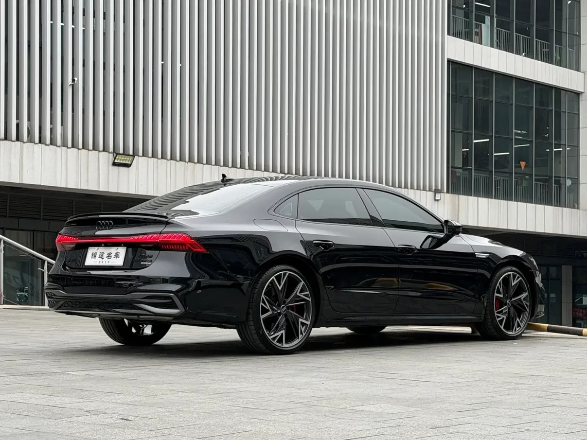 Audi A7L