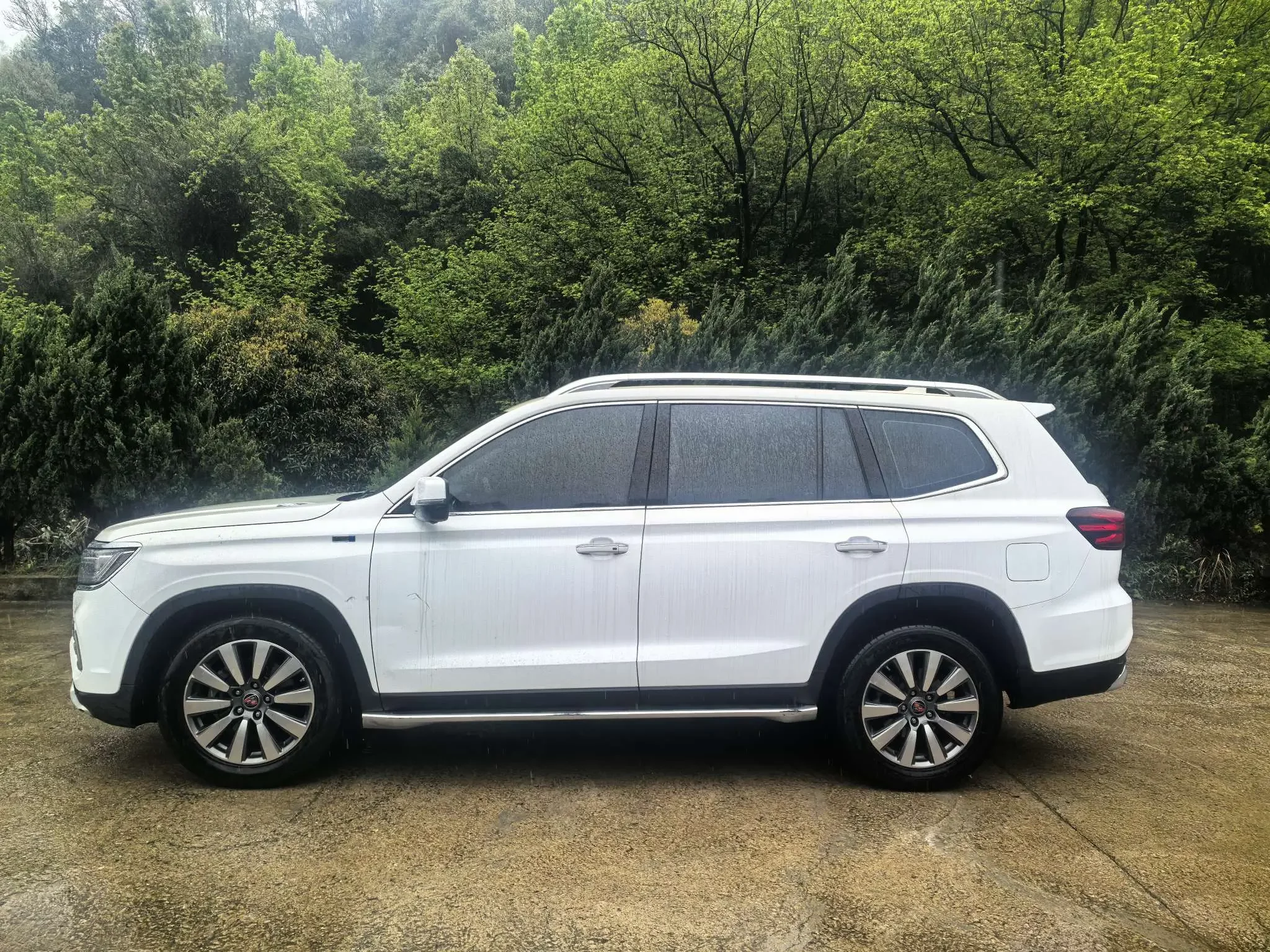 Roewe RX8