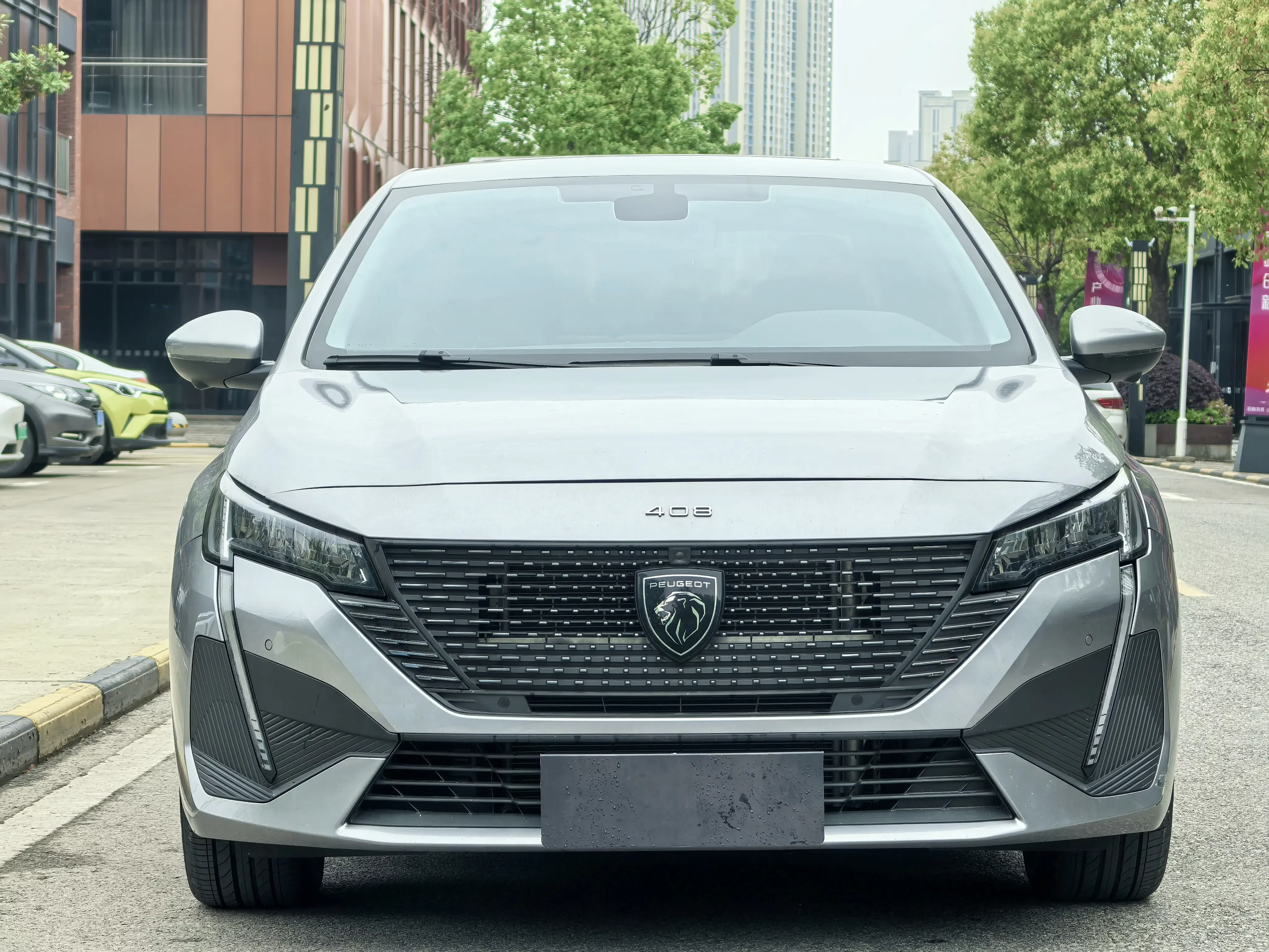 Peugeot 408
