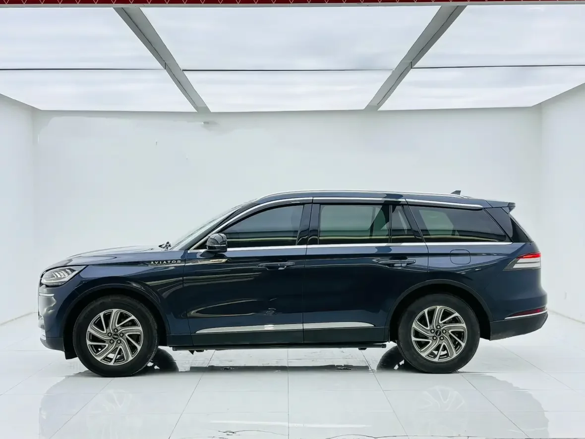 Lincoln aviator