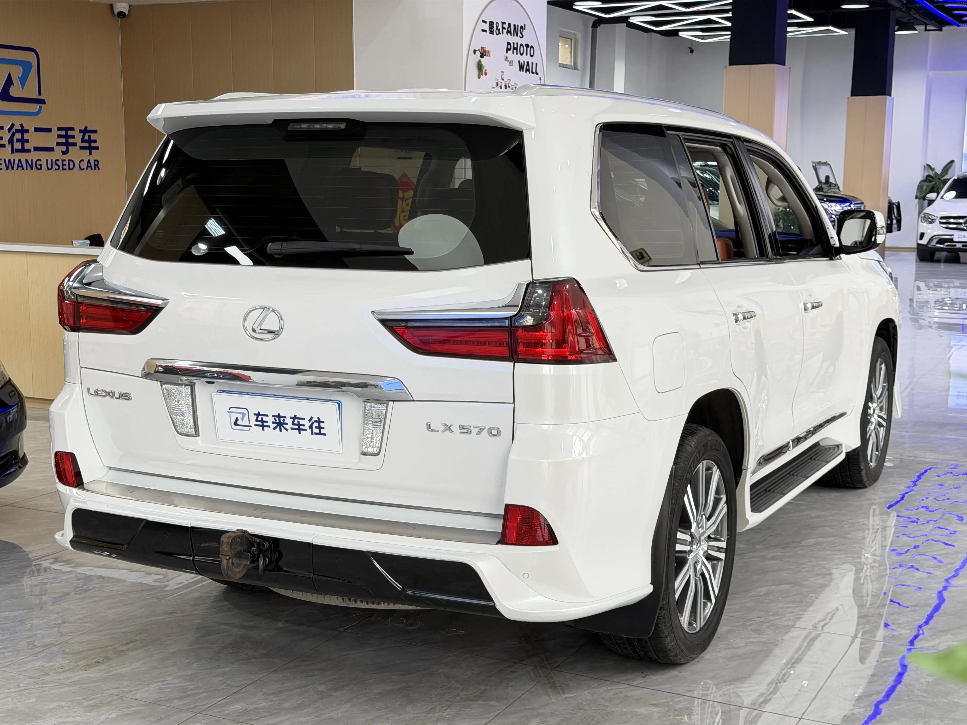 Lexus LX