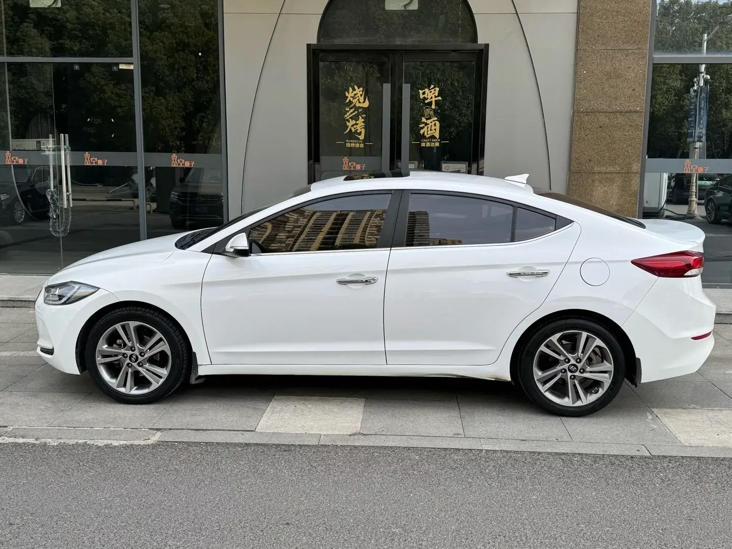 Hyundai lead