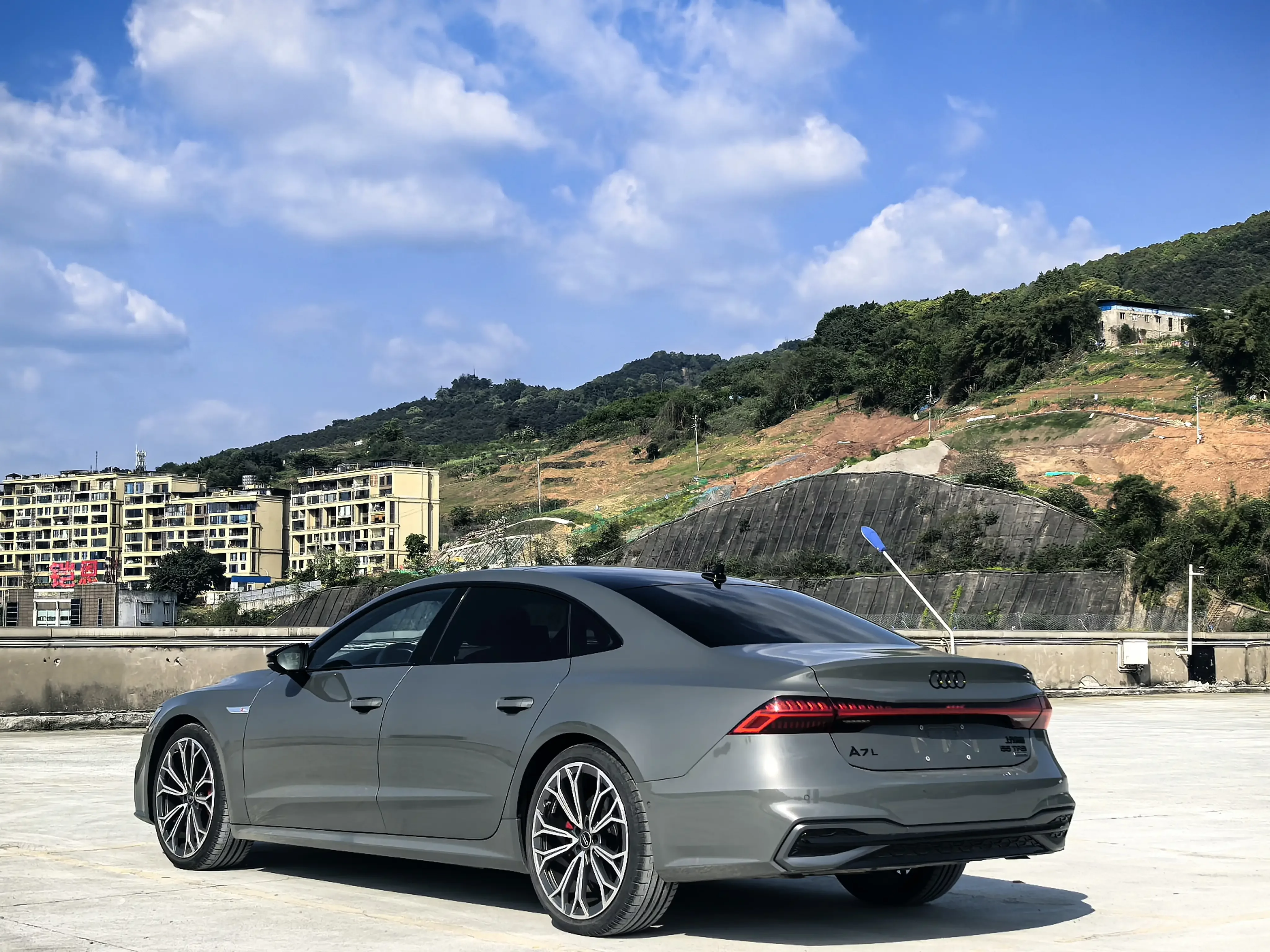Audi A7L