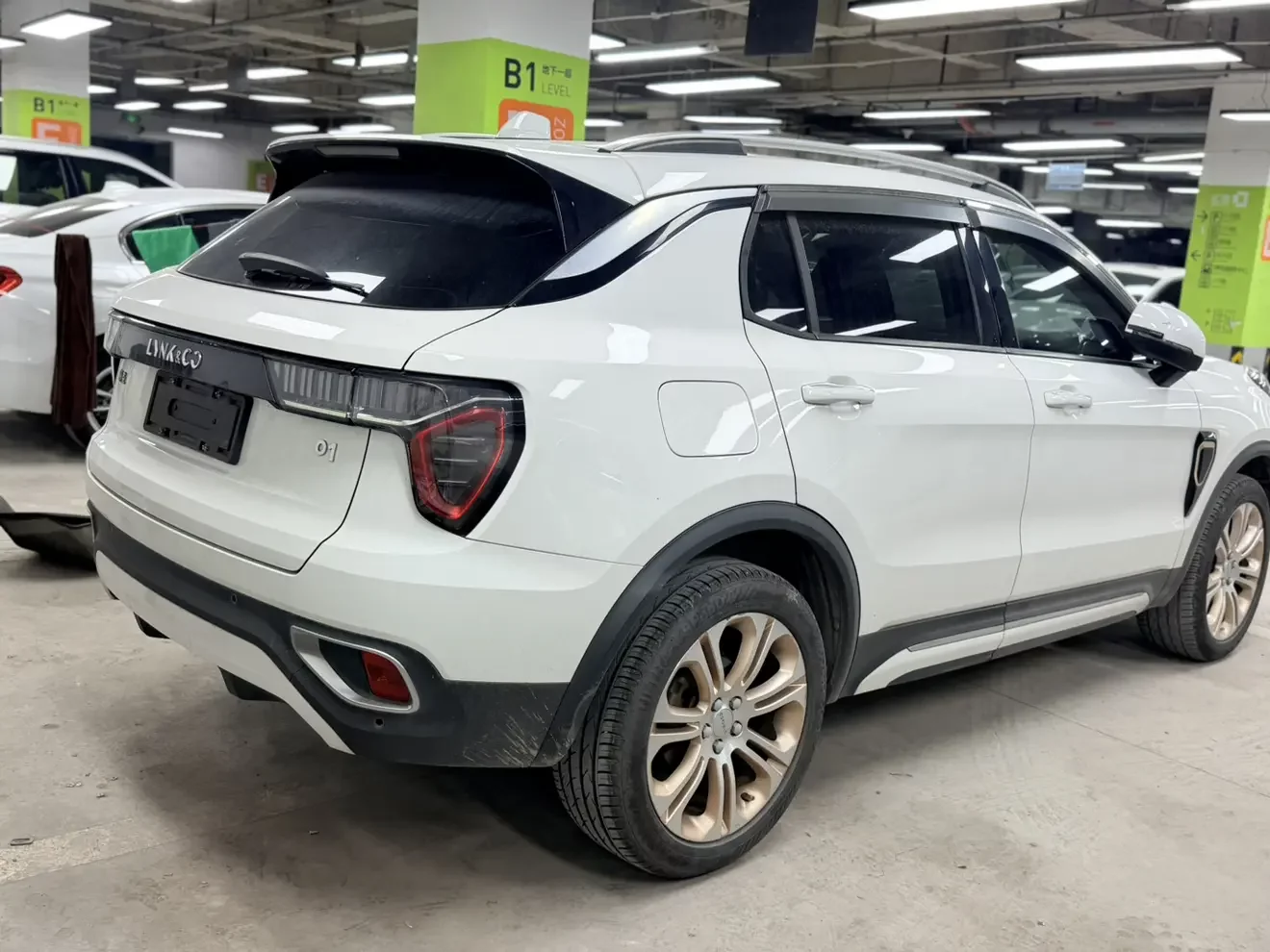 Lynk & Co 01