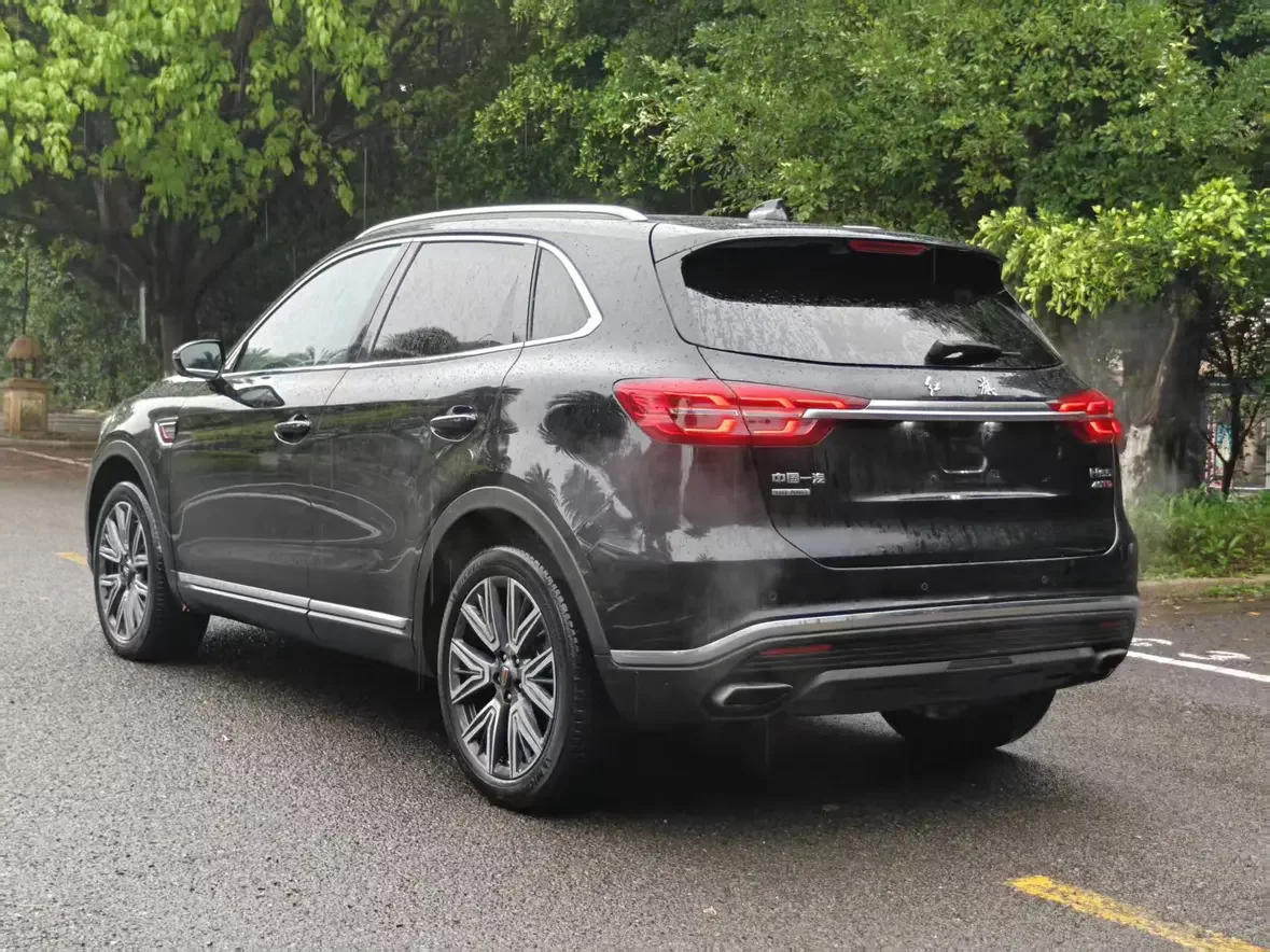 Hongqi HS5