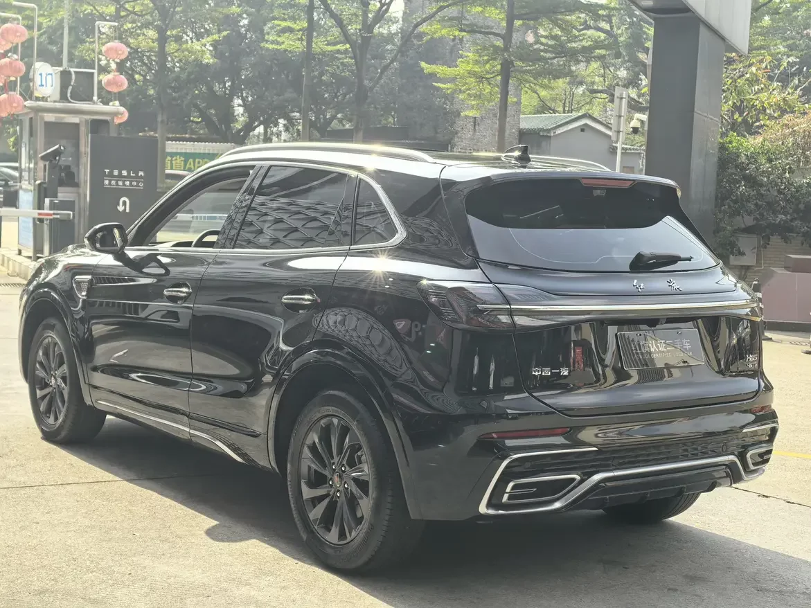 Hongqi HS5