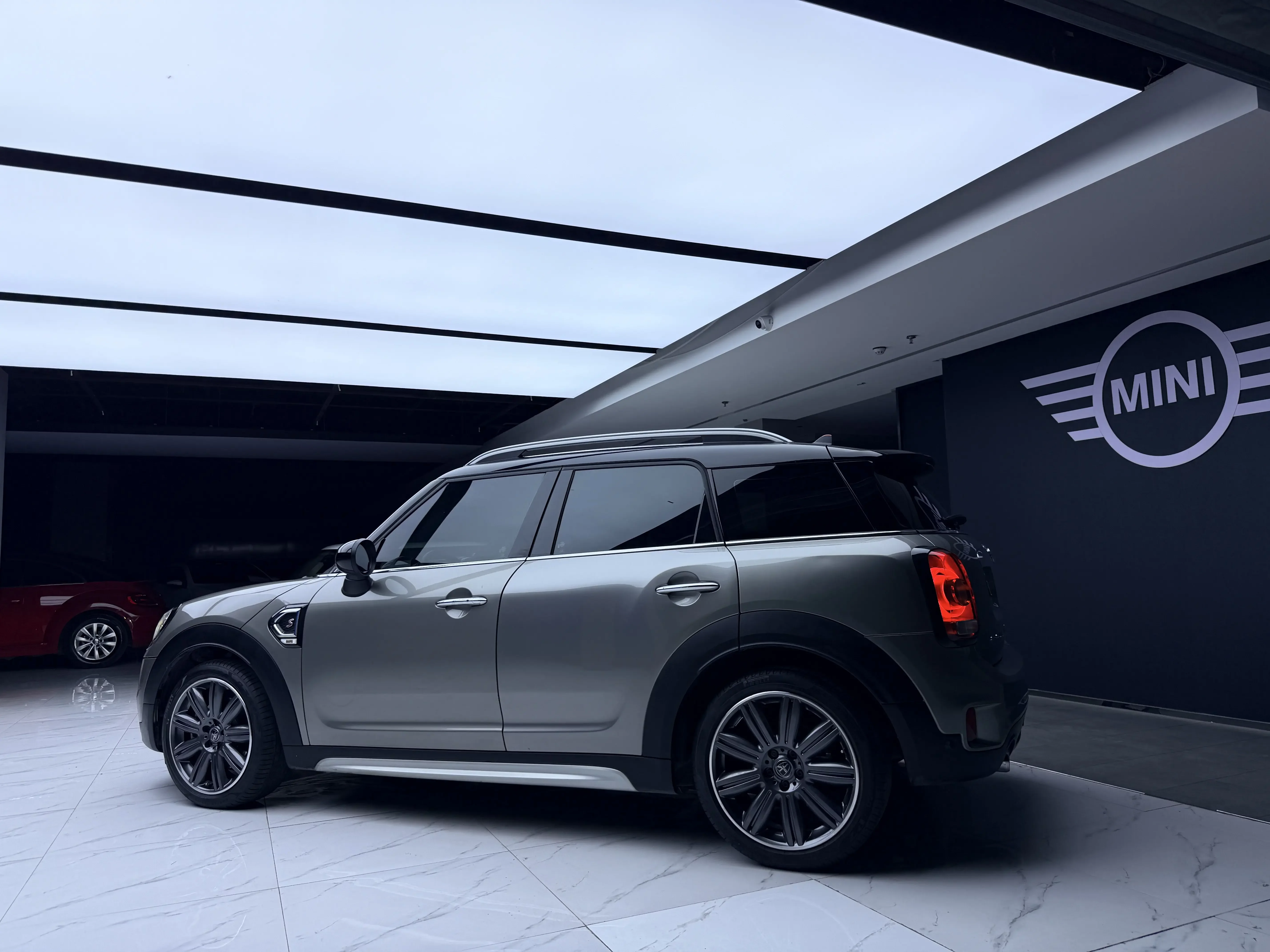 MINI COUNTRYMAN