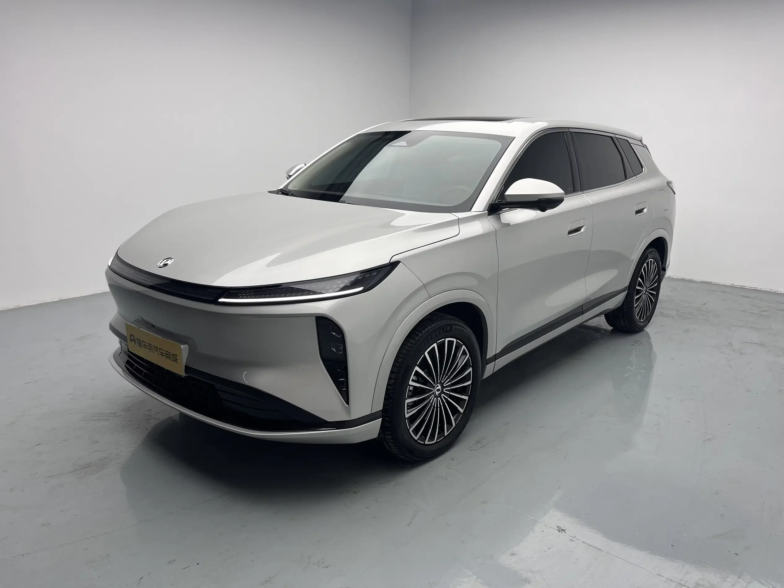 Dongfeng Fengshen L8 PHEV